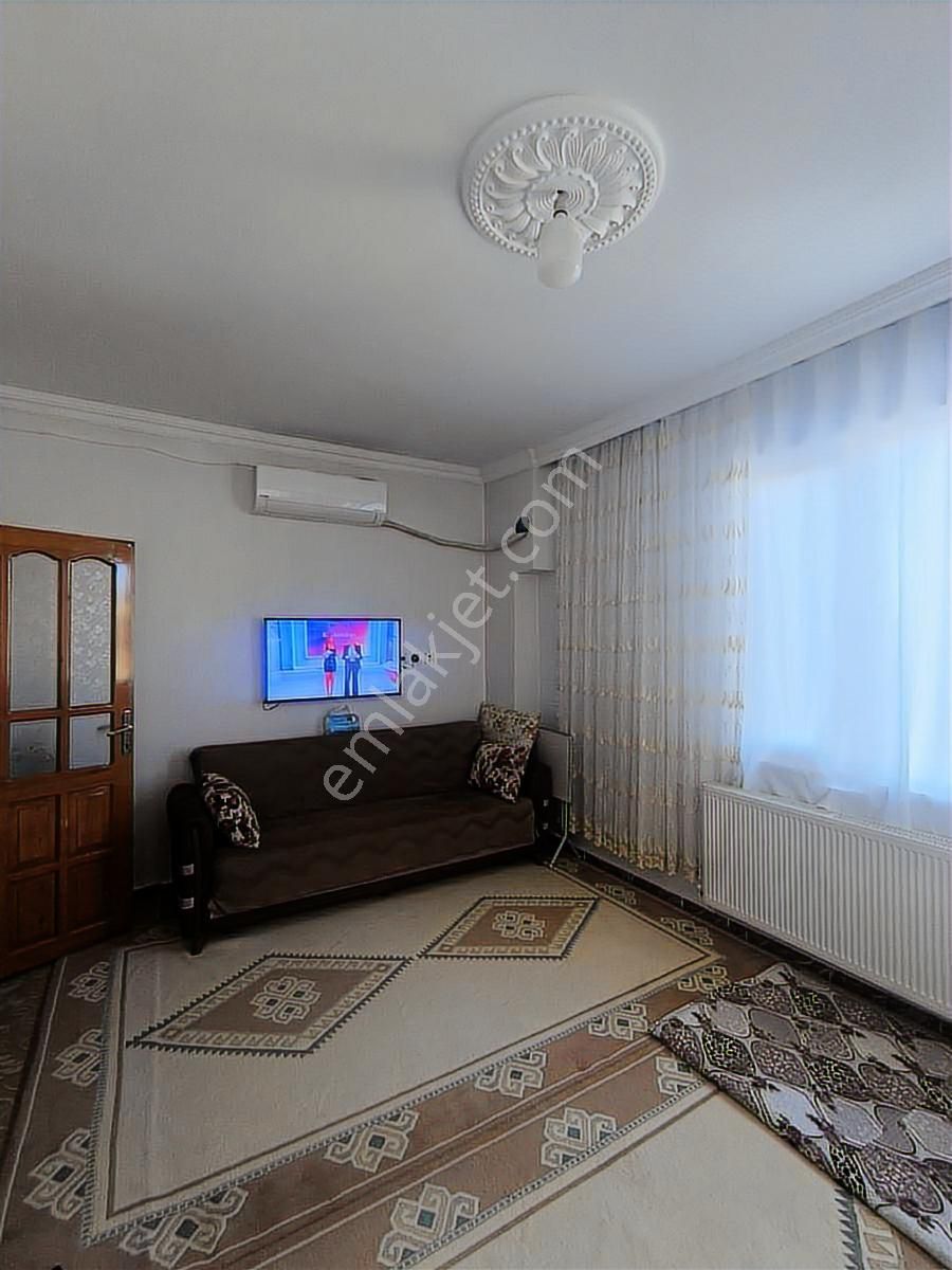 Ana Cadde Üzerinde Satılık Altı Ticari Komple Satılık Ev - Görsel 2