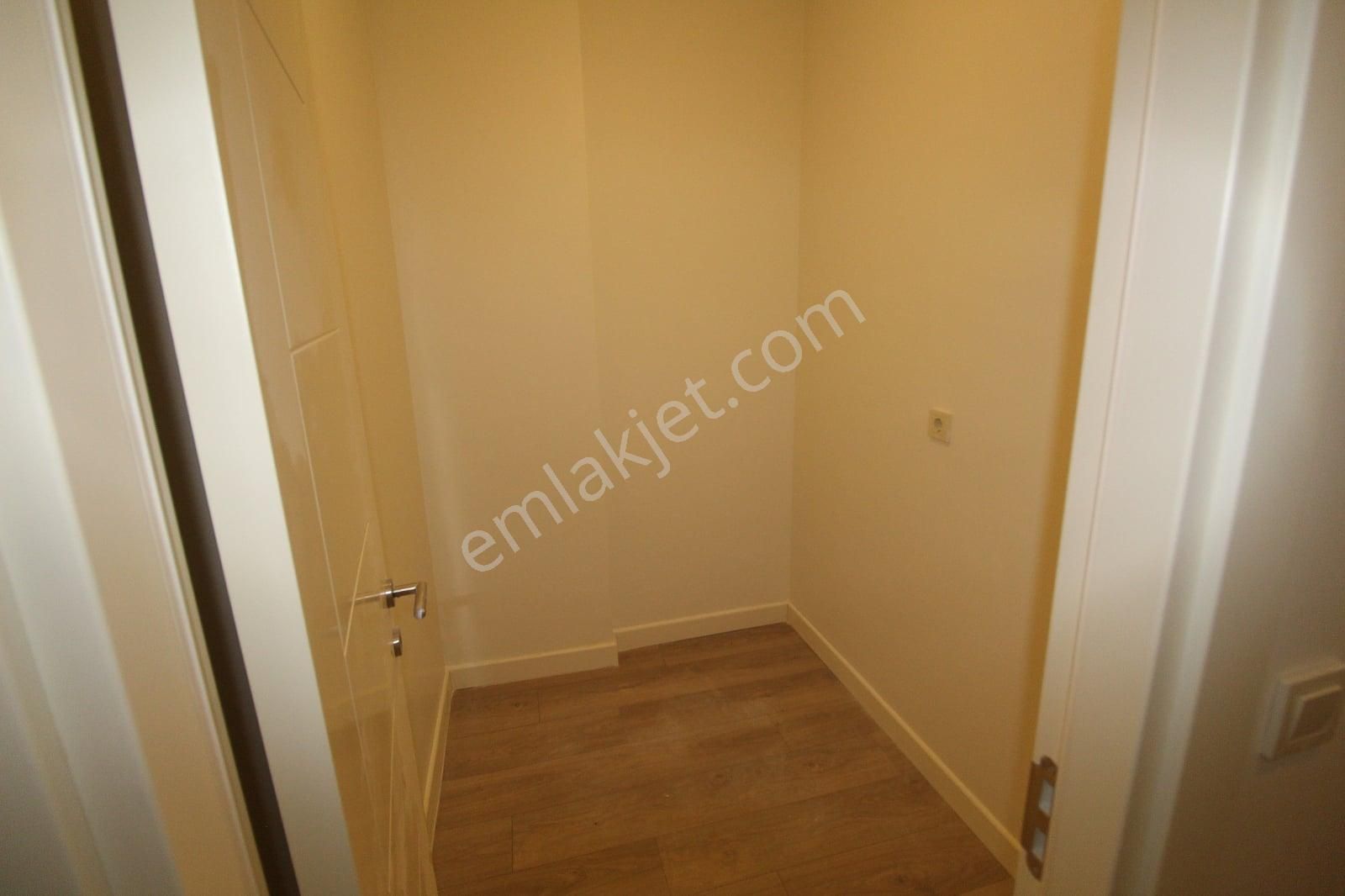 İstanbul Taksim Palas'ta 1.5+1 Balkonlu Kiralık Daire - Görsel 12