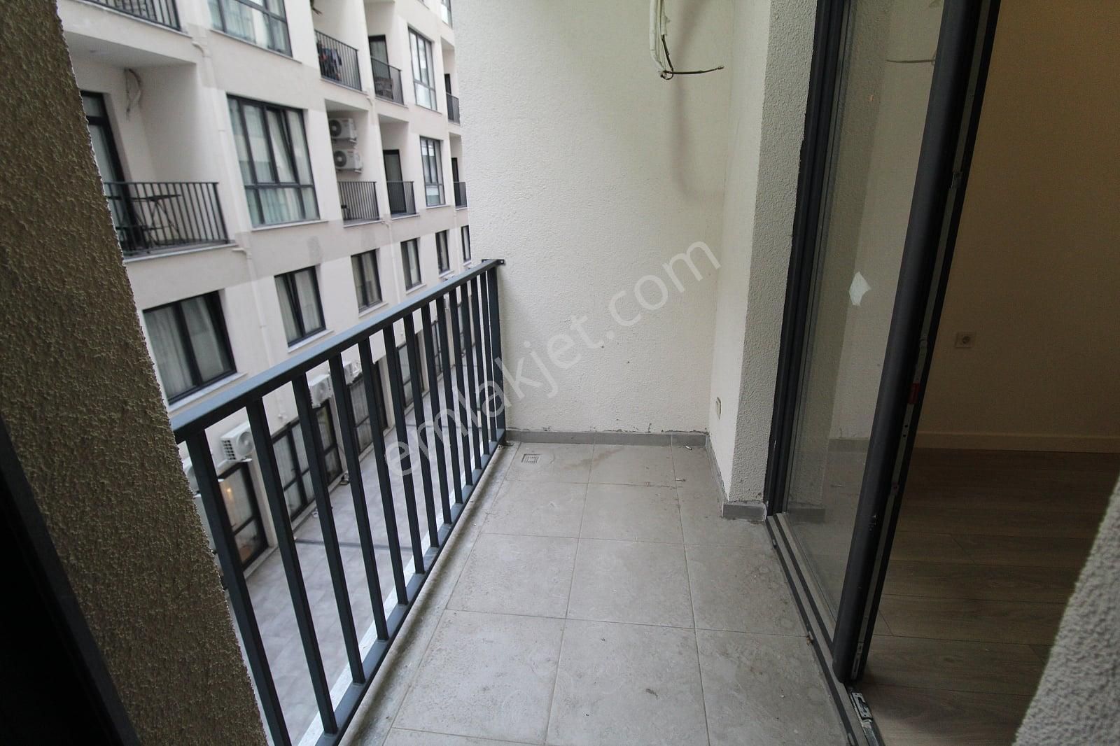 İstanbul Taksim Palas'ta 1.5+1 Balkonlu Kiralık Daire - Görsel 11