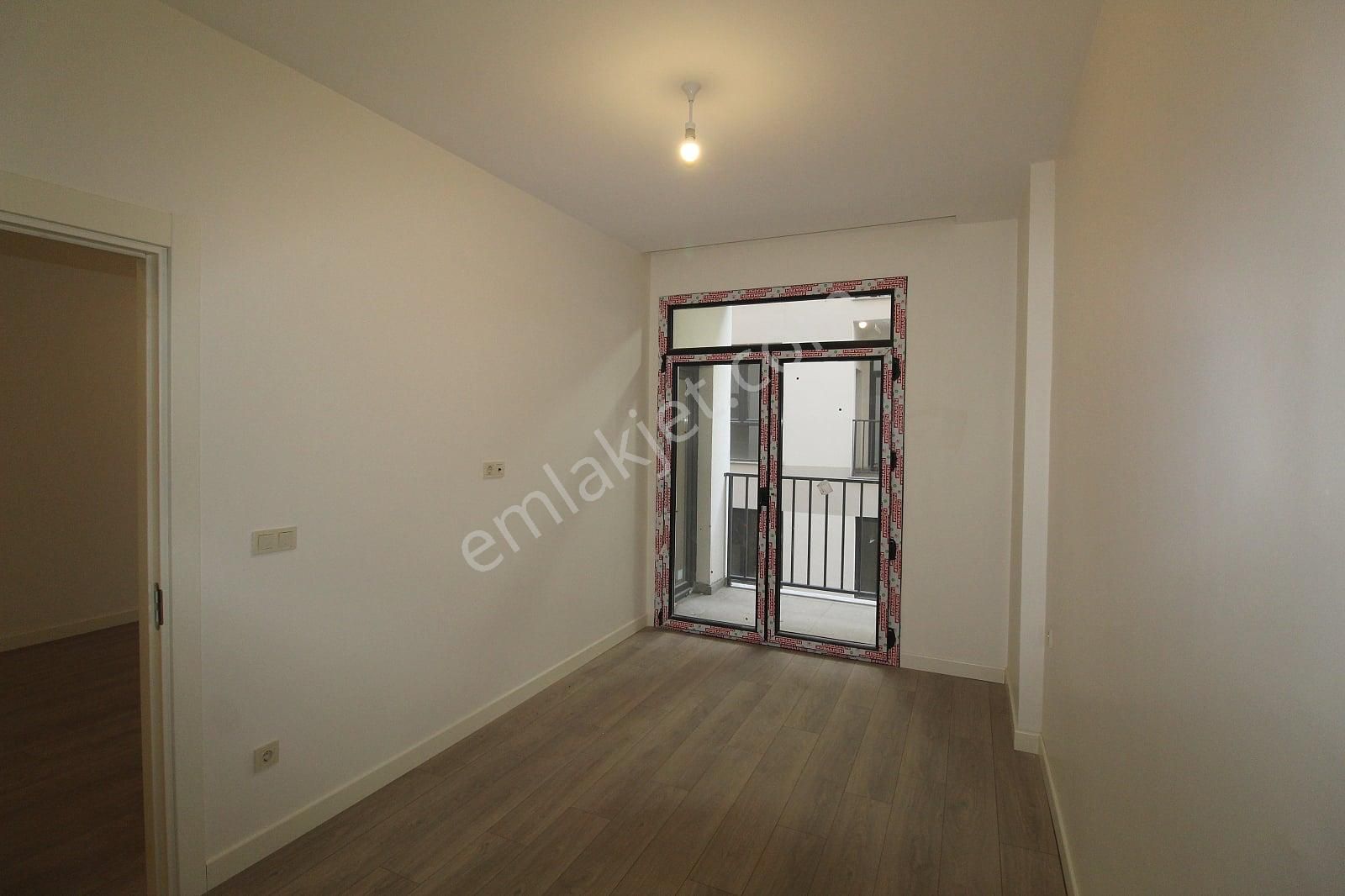 İstanbul Taksim Palas'ta 1.5+1 Balkonlu Kiralık Daire - Görsel 13