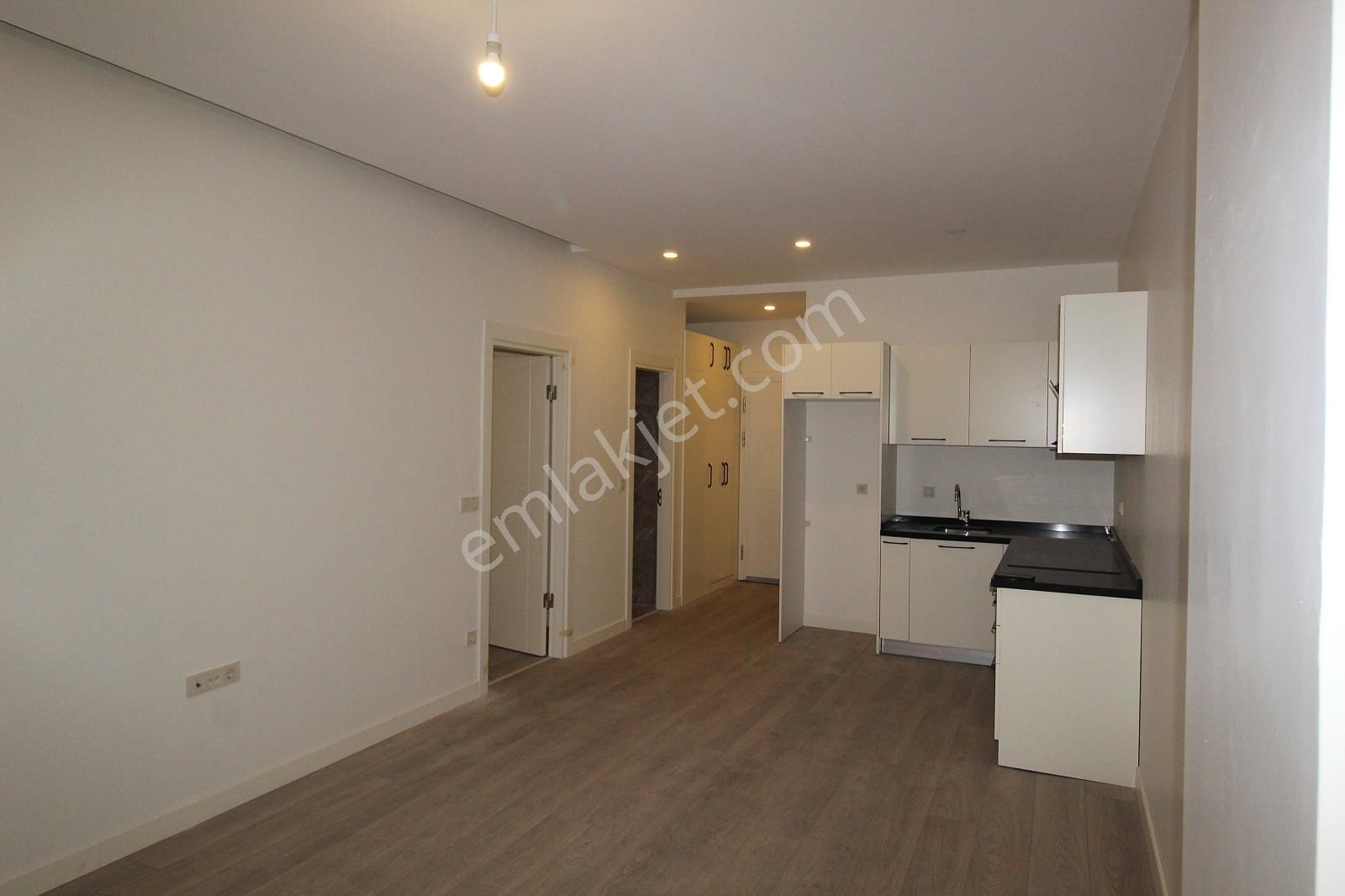 İstanbul Taksim Palas'ta 1.5+1 Balkonlu Kiralık Daire - Görsel 4