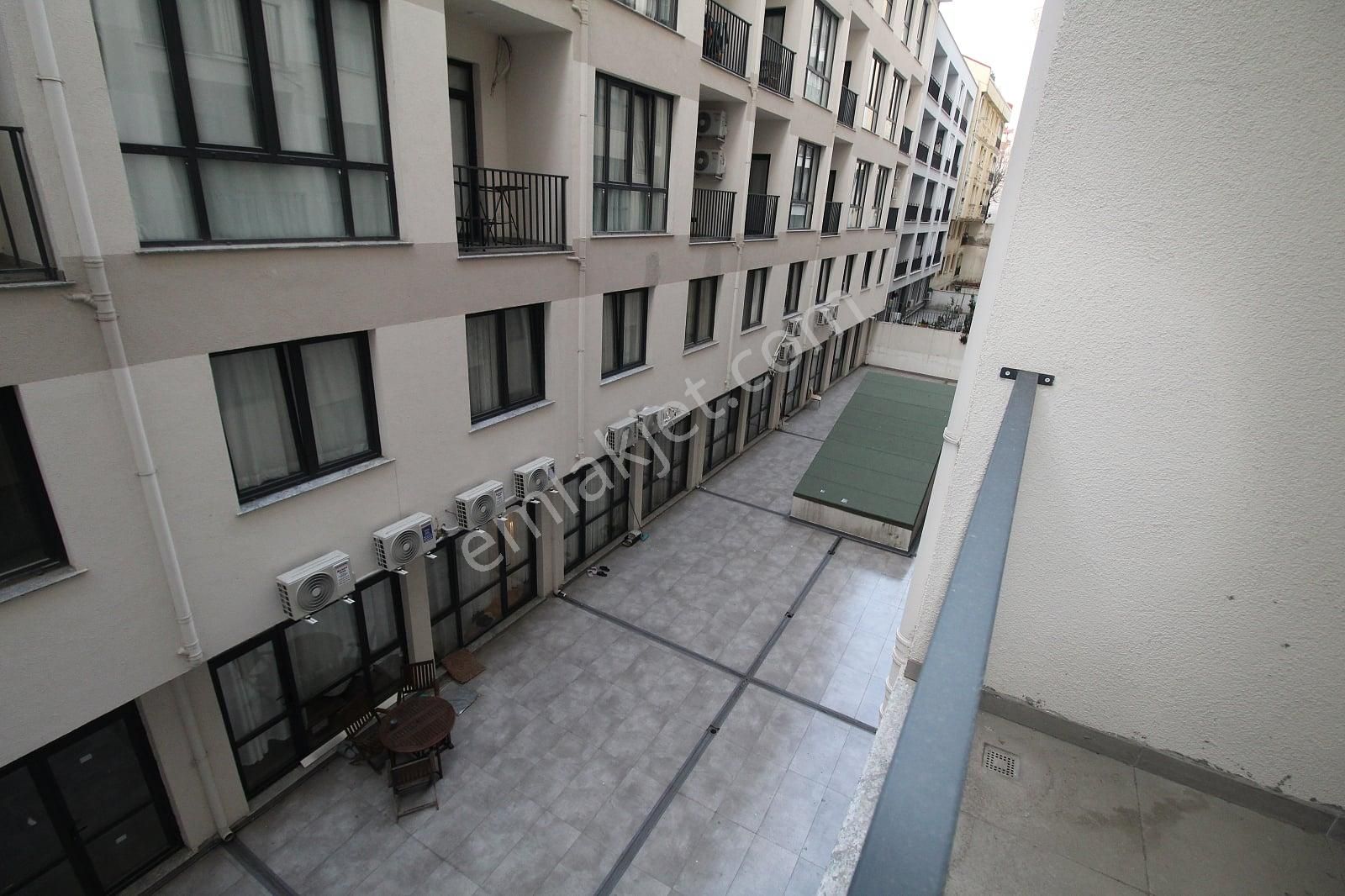 İstanbul Taksim Palas'ta 1.5+1 Balkonlu Kiralık Daire - Görsel 10