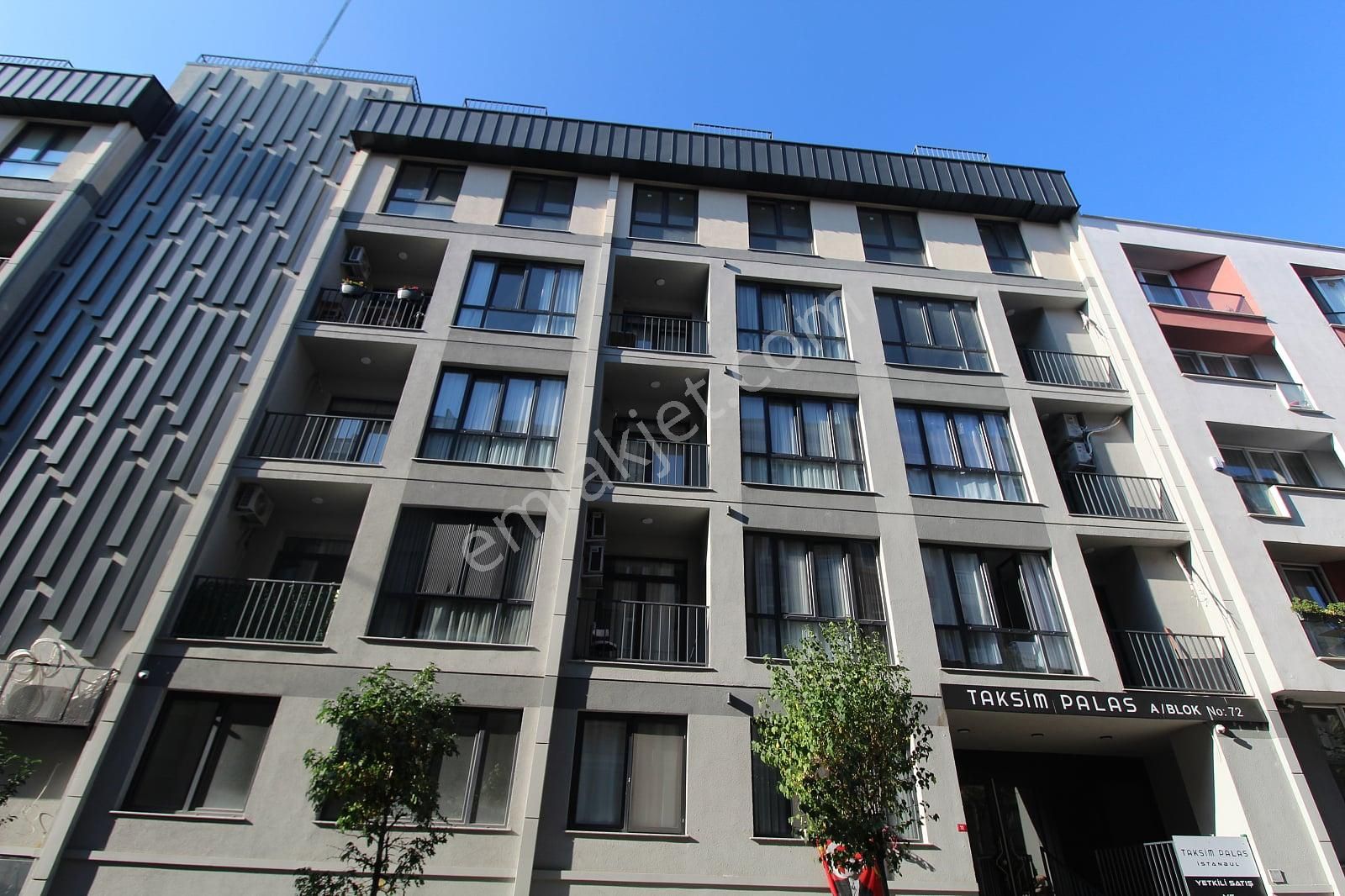 İstanbul Şişli'de 1.5+1 Balkonlu Eşyasız Kiralık Daire