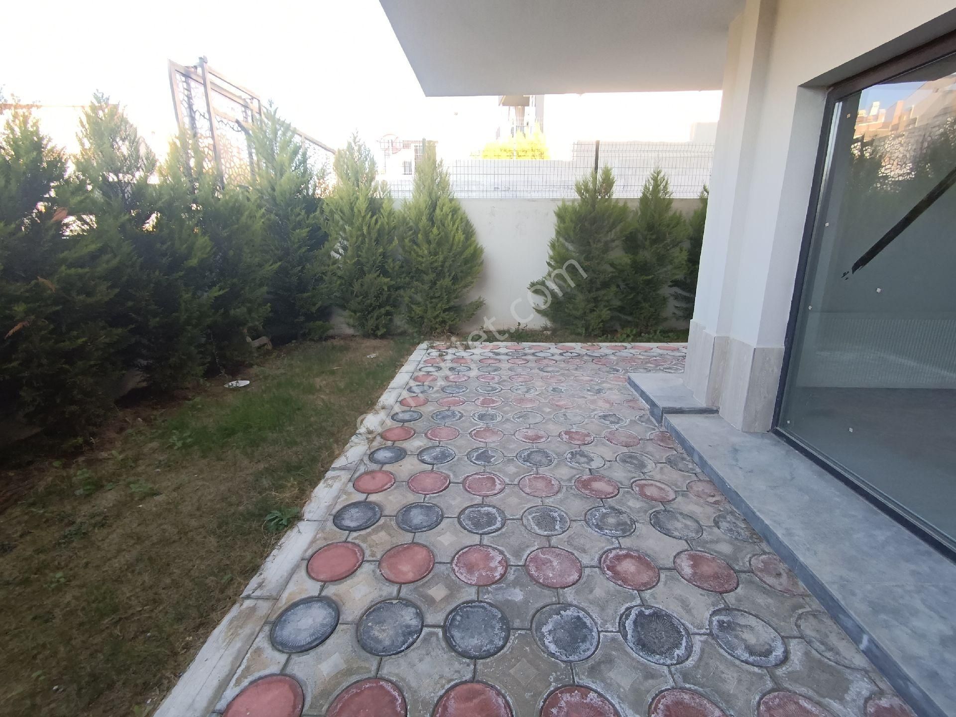 Kuşadası Merkezde Satılık 3+1 Sıfır Bahçe Dublex Daire - Görsel 24