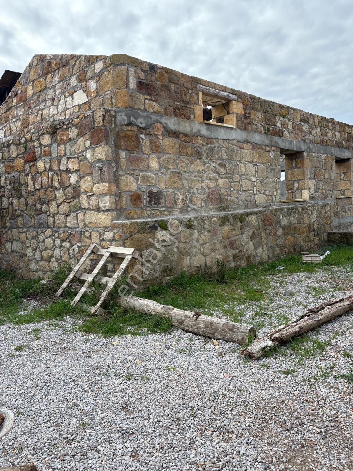 Kuzey Ege’nin Cenneti Sazlı Köyü’nde Satılık Taş Ev - Görsel 5