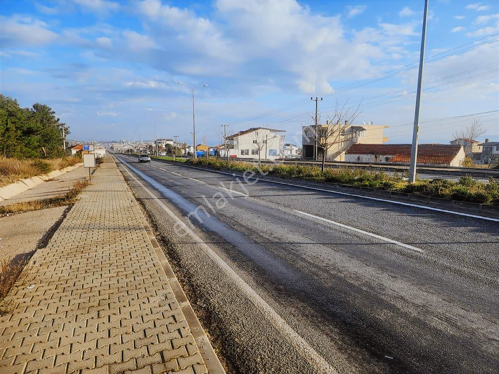 Mordoğan Emlaktan İzmir Caddesinde 2487m2 Satılık Köşe Tarla - Görsel 7