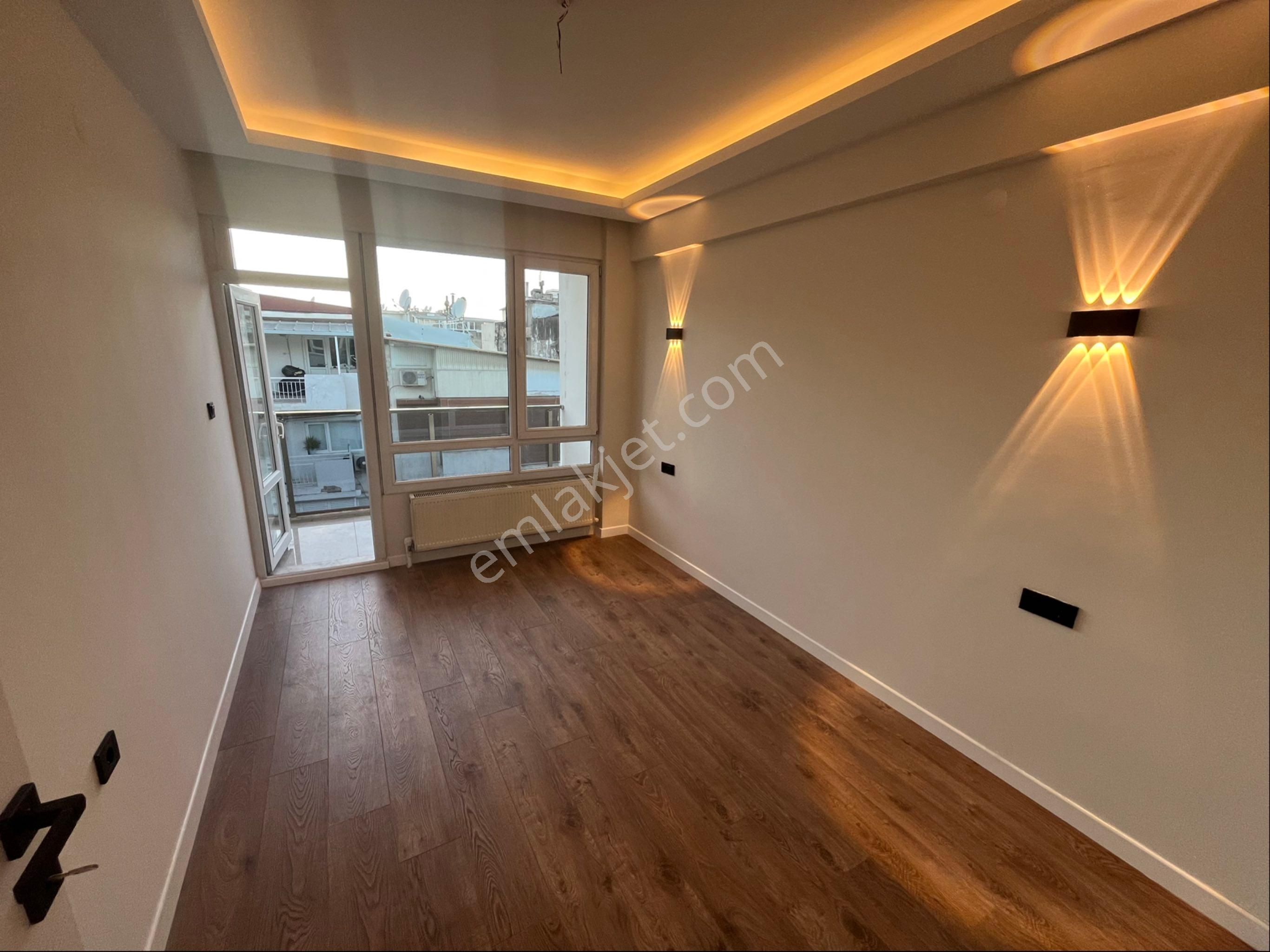 Ata Caddesinde Deniz Manzaralı Asansörlü 3+1 Satılık Daire - Görsel 24