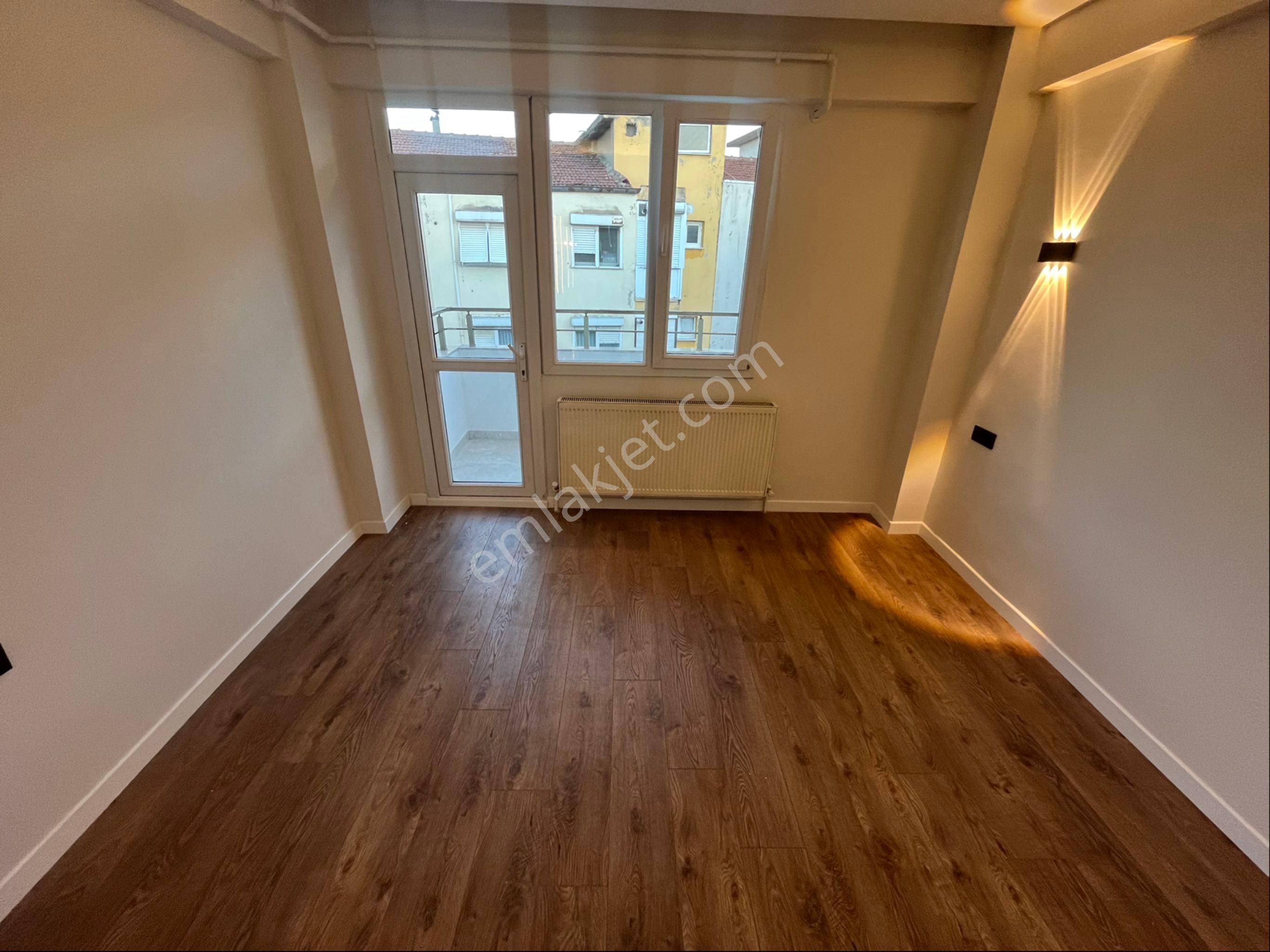 Ata Caddesinde Deniz Manzaralı Asansörlü 3+1 Satılık Daire - Görsel 22