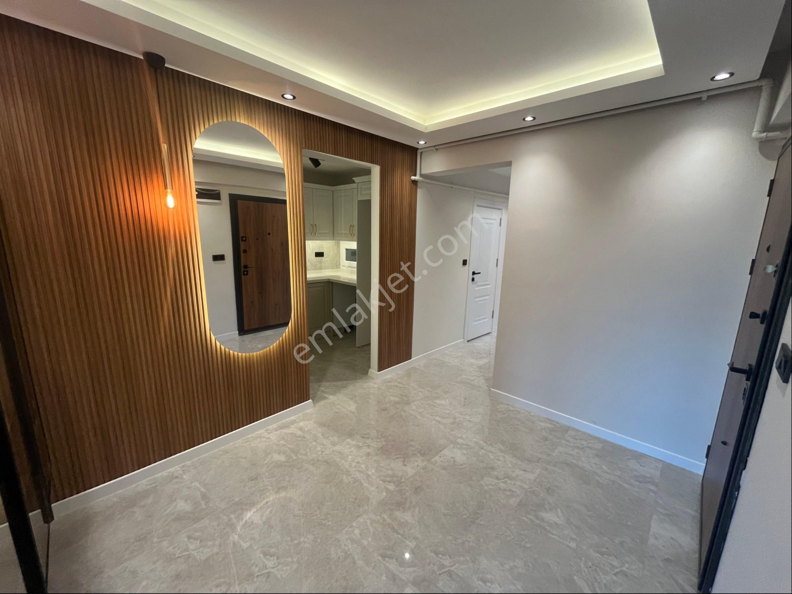 Ata Caddesinde Deniz Manzaralı Asansörlü 3+1 Satılık Daire - Görsel 8