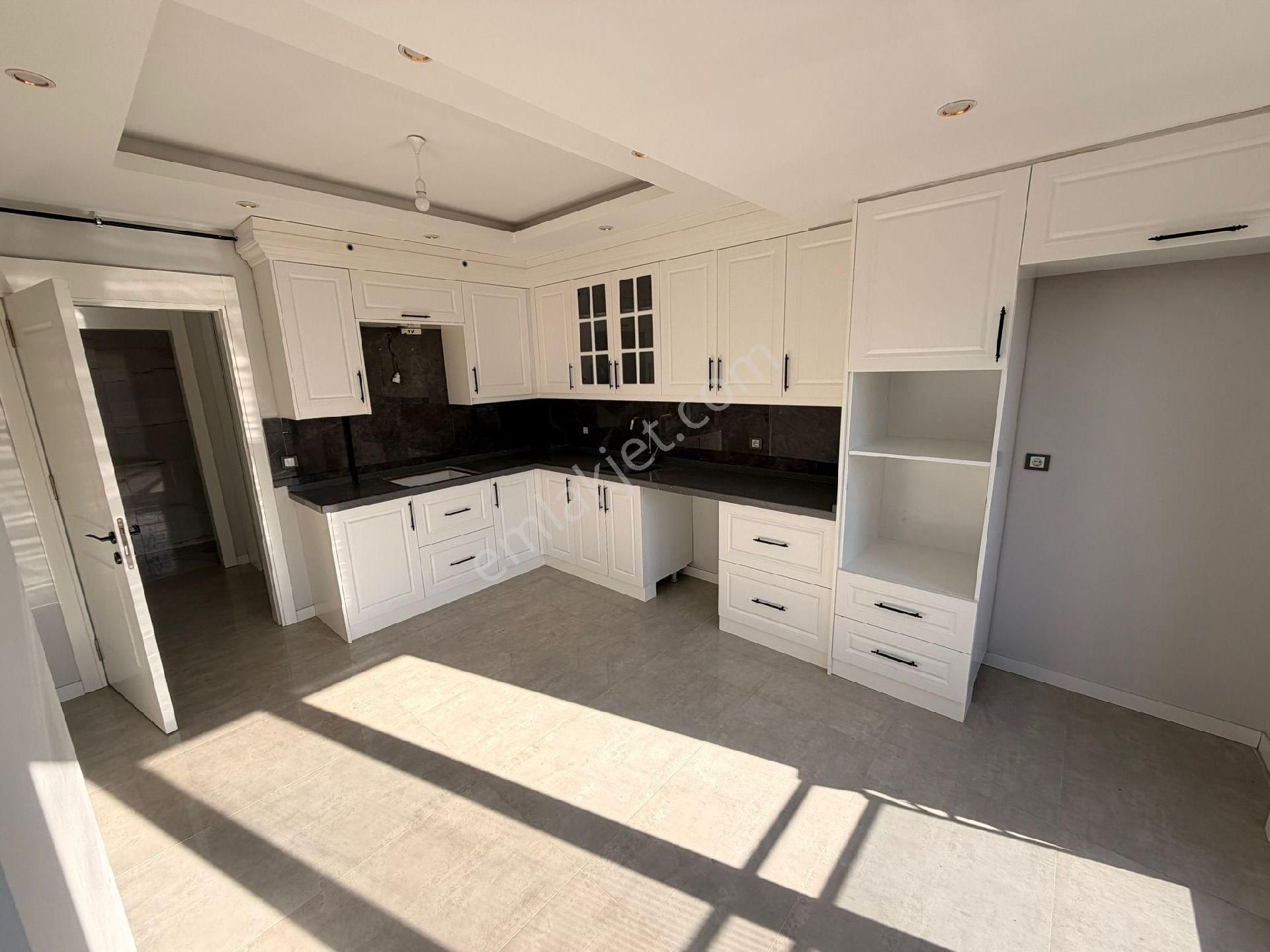 Karahasanlı Mahallesinde 170 M2 Ara Kat Daire 7500.000 Tl - Görsel 21