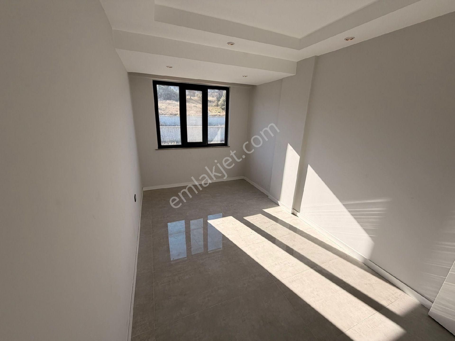 Karahasanlı Mahallesinde 170 M2 Ara Kat Daire 7500.000 Tl - Görsel 7