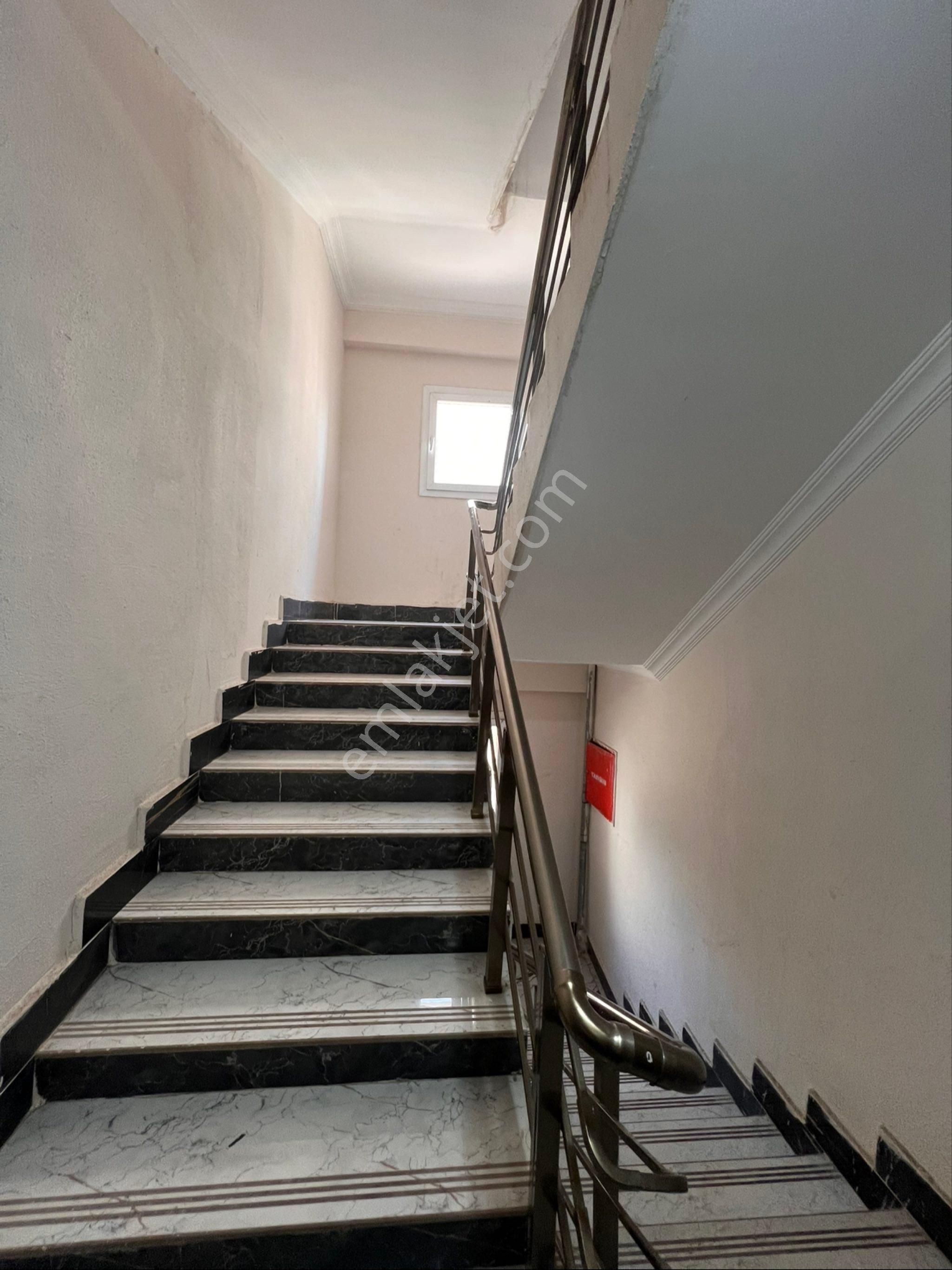 İzol Emlaktan Karaköprü Akpıyarda Kiralık Eşyalı 3+1 Daıre - Görsel 10