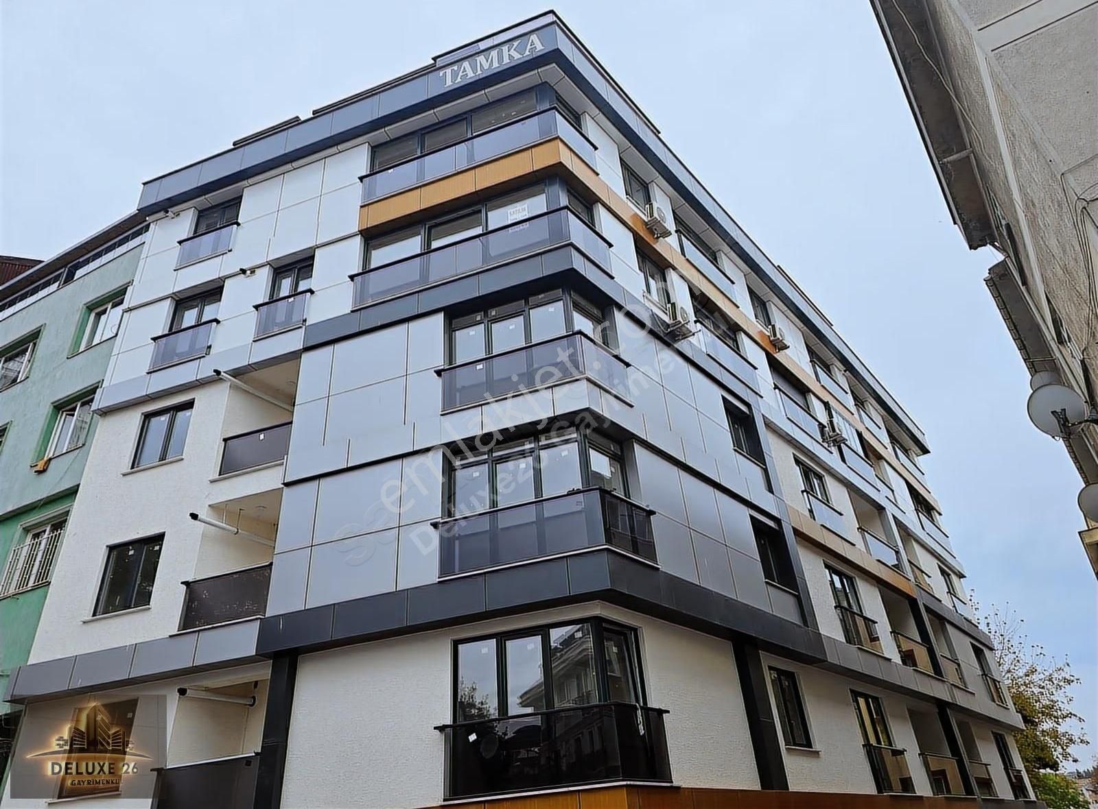 Deluxe 26 ' Dan Merkezde Sıfır Binada Giriş Kat 3+1 110 M2 Daire