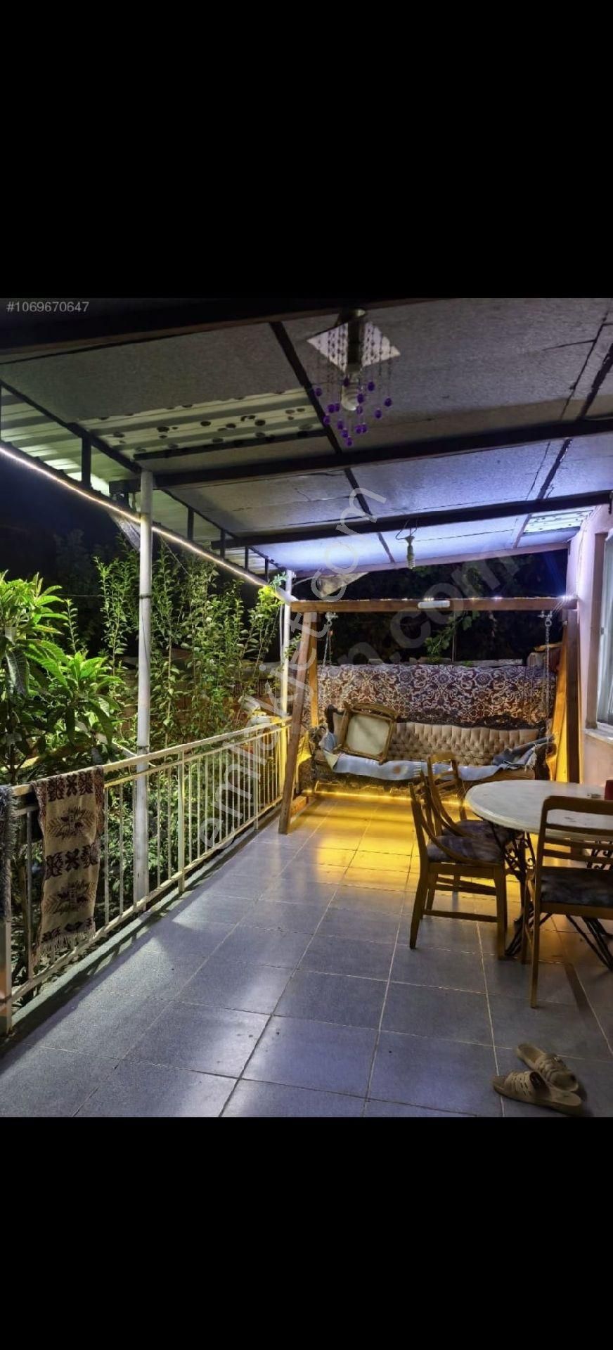 Aydın Koçarlı Bıyıklı Mah. Geniş Bahçeli İçinde 2+1 Odası Bulunan Satılık Müstakil Ev