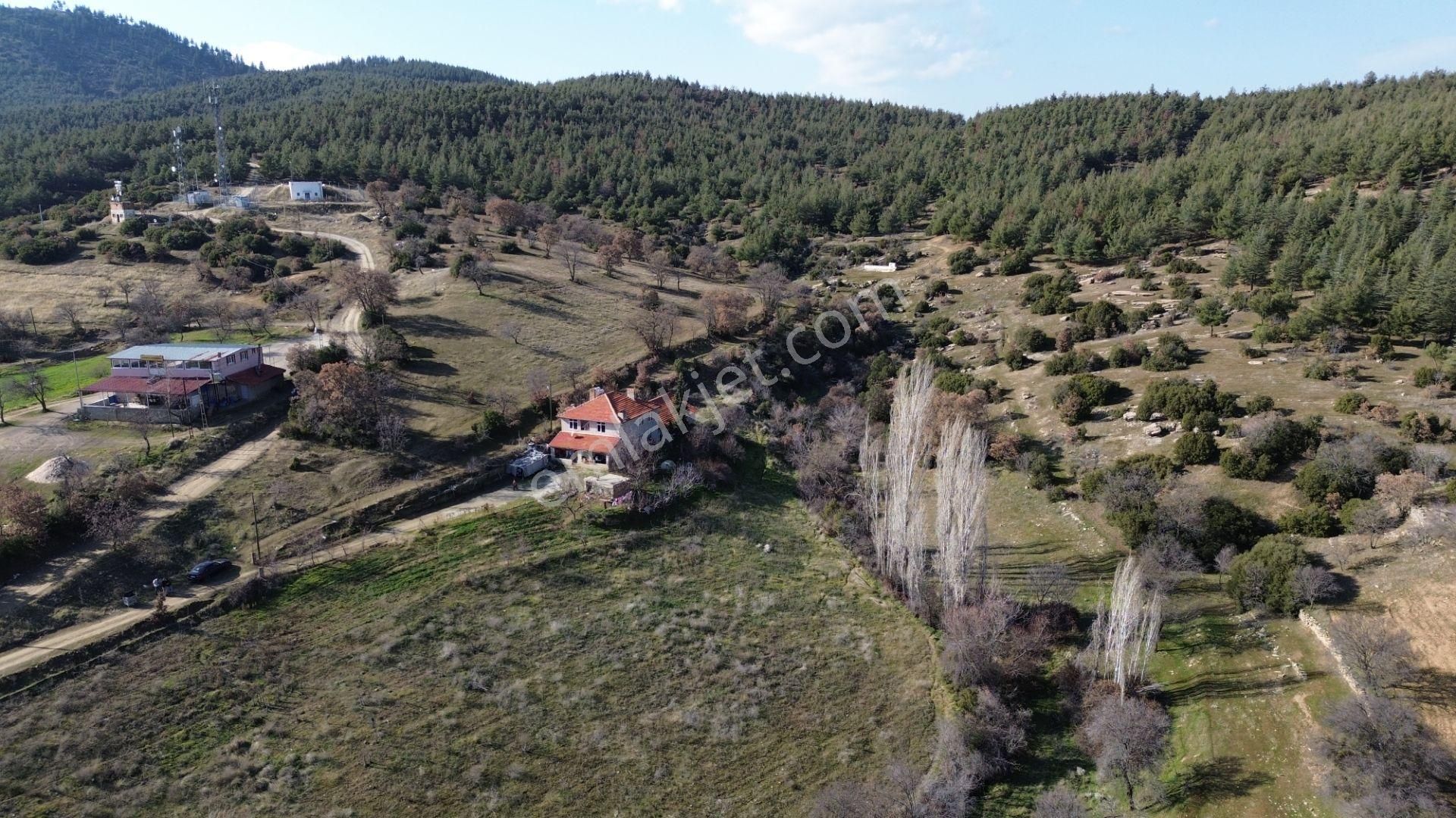 Eşme Kemer Mahallesinde Şehir Ve Doğa Manzaralı Satılık Değerli Arsa - Görsel 6