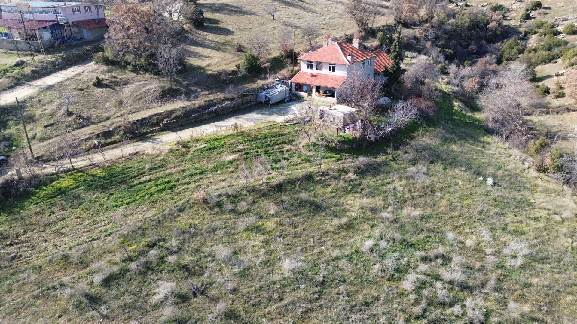 Eşme Kemer Mahallesinde Şehir Ve Doğa Manzaralı Satılık Değerli Arsa - Görsel 2