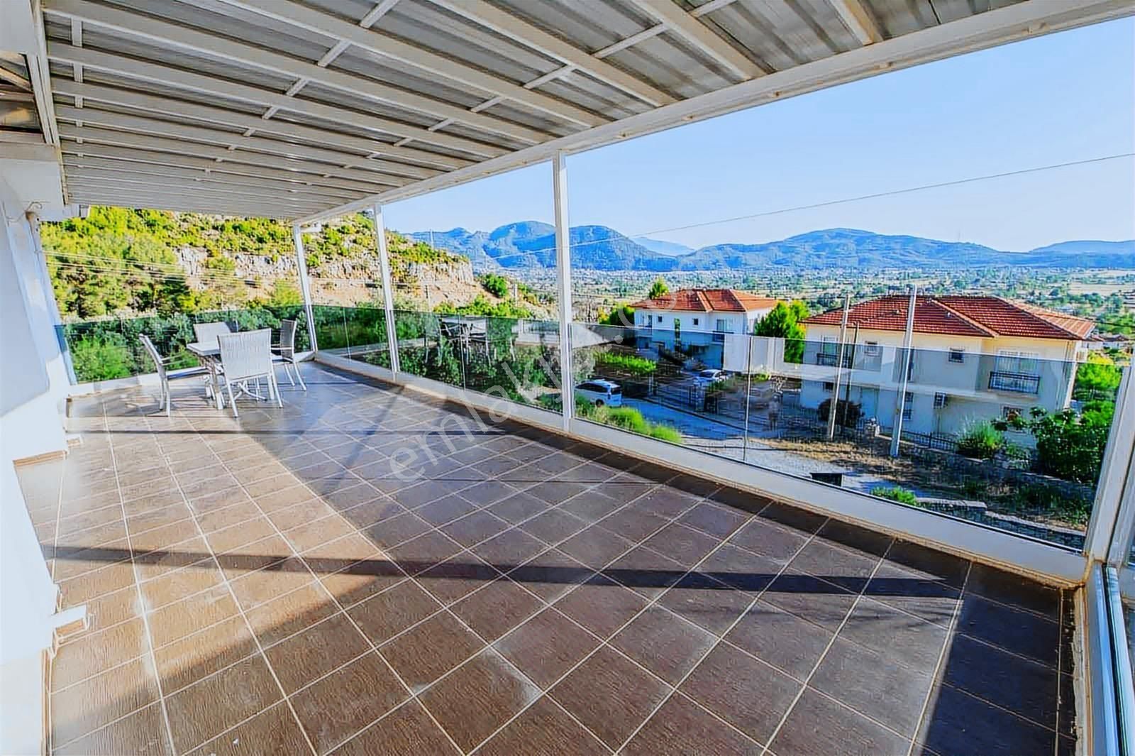 Yeşilüzümlü'de Satılık 5+1 Müstakil Havuzlu Ve Bahçeli Villa - Görsel 2