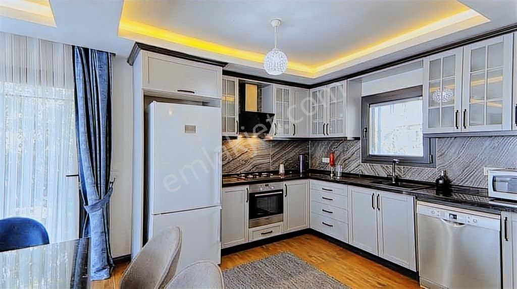 Babataşında Müstakil Havuzlu 4+1 Villa - Görsel 9