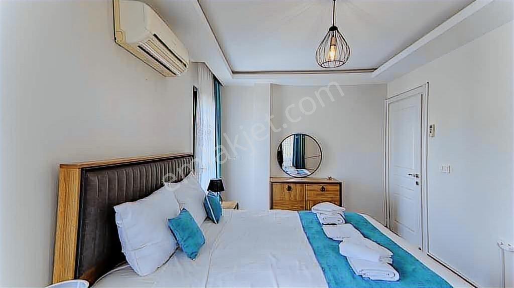 Babataşında Müstakil Havuzlu 4+1 Villa - Görsel 27