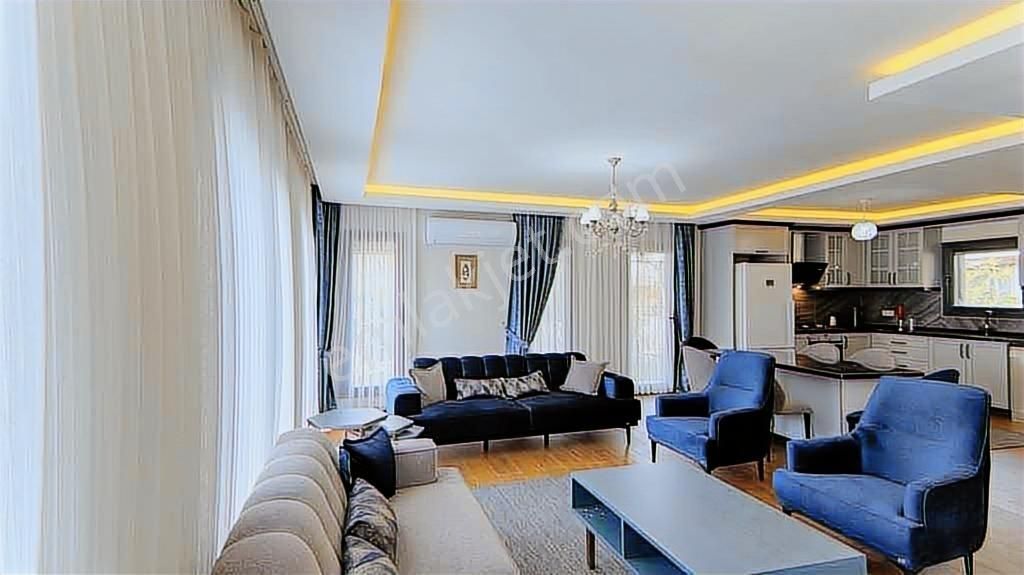 Babataşında Müstakil Havuzlu 4+1 Villa - Görsel 17