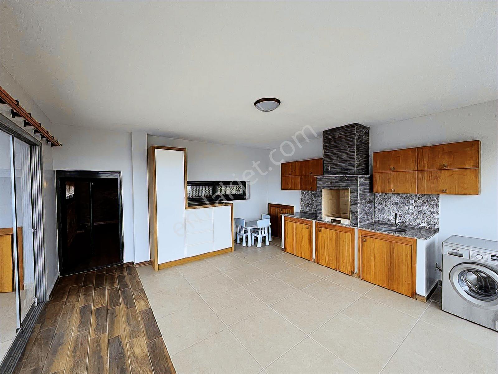 Şirinköy Mahallesinde Köşe Konumda Ultra Lüks 6+2 Kiralık Villa - Görsel 3