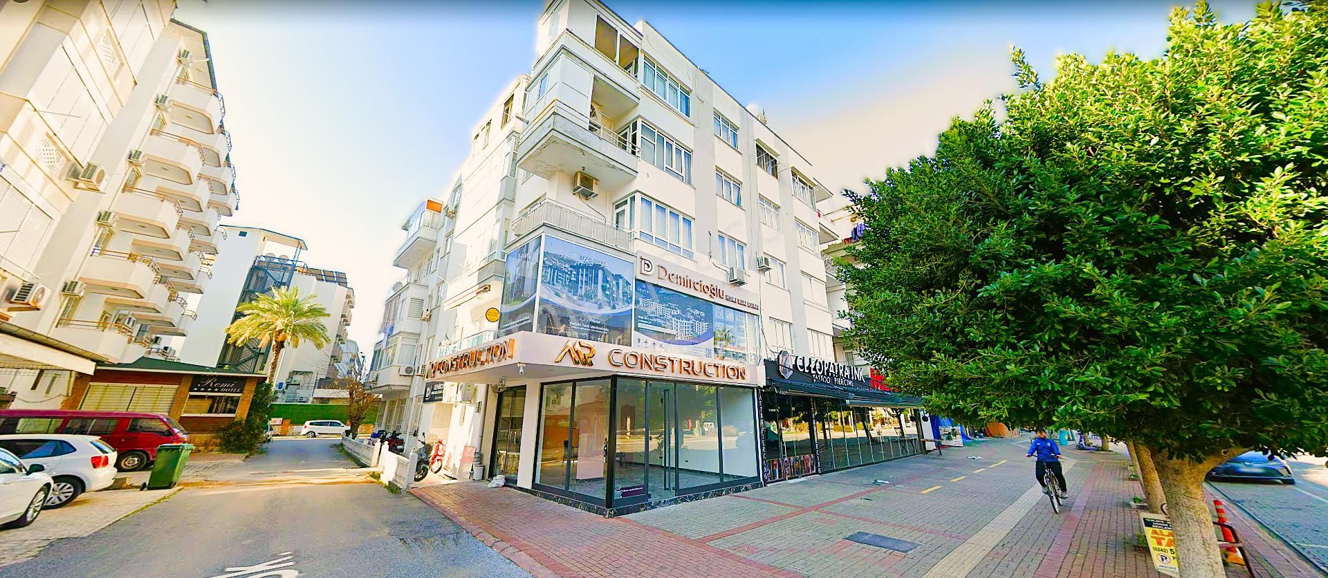 Alanya Merkez Damlataşta Denize 100 Metre Satılık 3+1 Daire