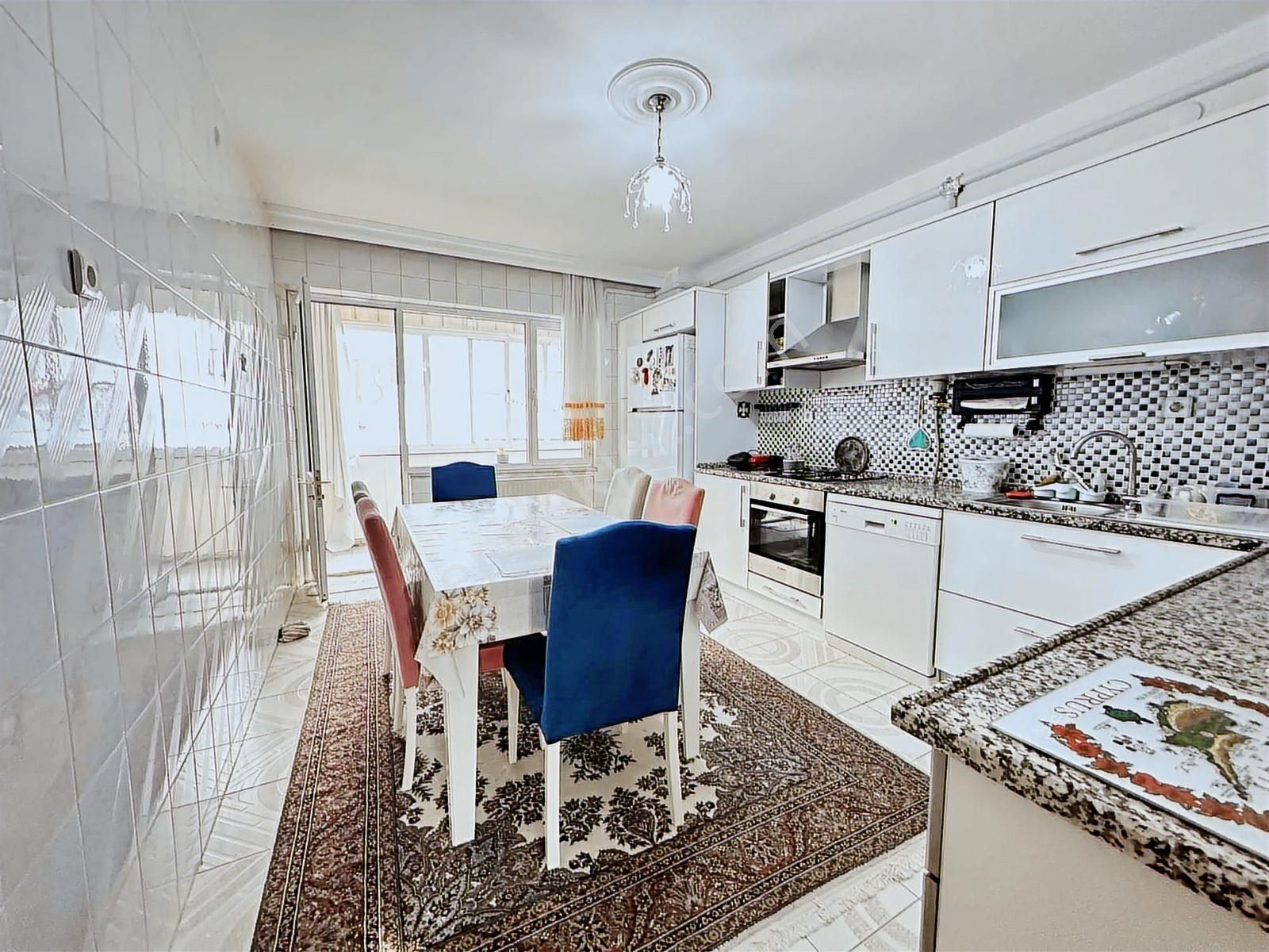 Aydın Bulvar'da Satılık 4+1 Tadilatlı Çok Merkezi Geniş Ve Ferah - Görsel 4