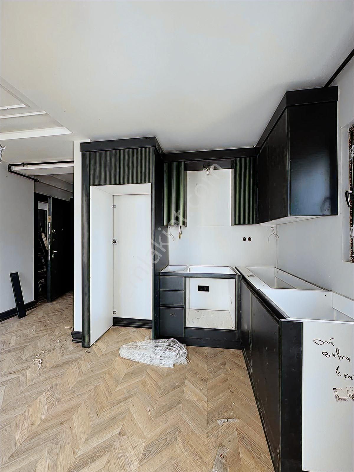 Truva'dan Tramvay Altı-denize Yakın-merkezi Ultra Lüks 1+1 Daire - Görsel 12