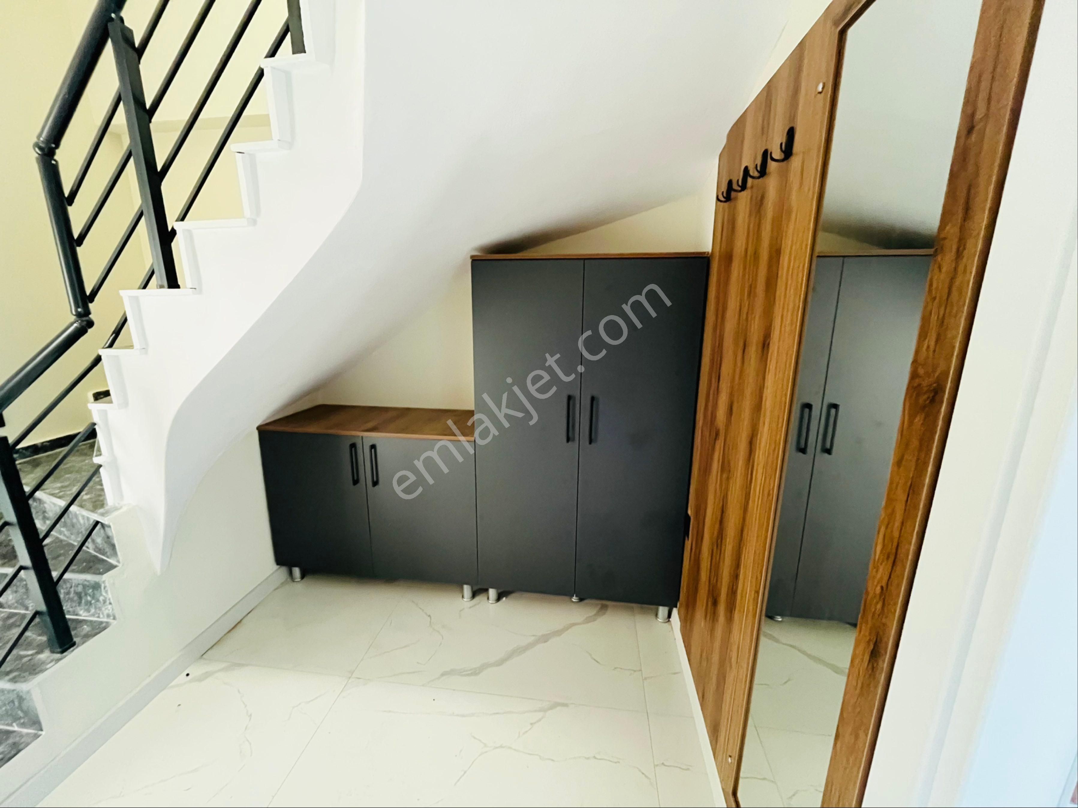 Güre Çamlıbel Sahil Kısmında Ultra Lüx 4+1 Teraslı Bahçeli Garajlı Triblex Villa - Görsel 13