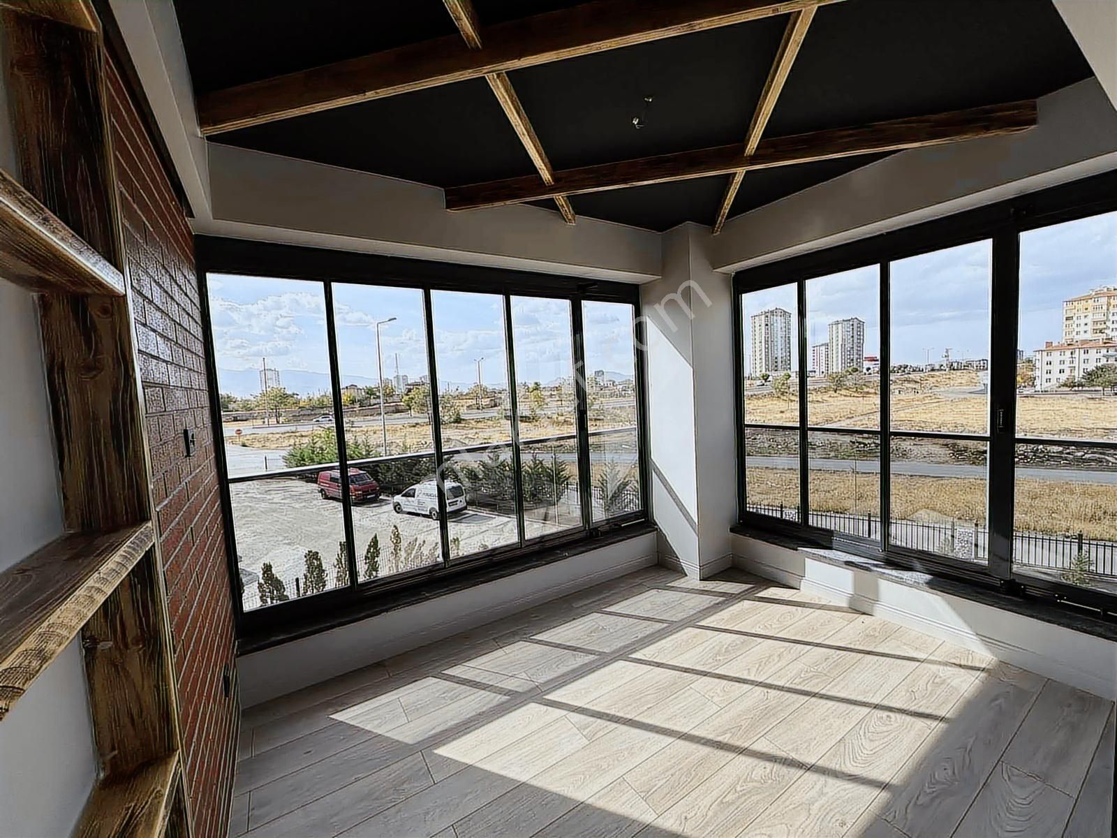 Satılık Sitilanka 4+1 Köşe Daire - Görsel 23