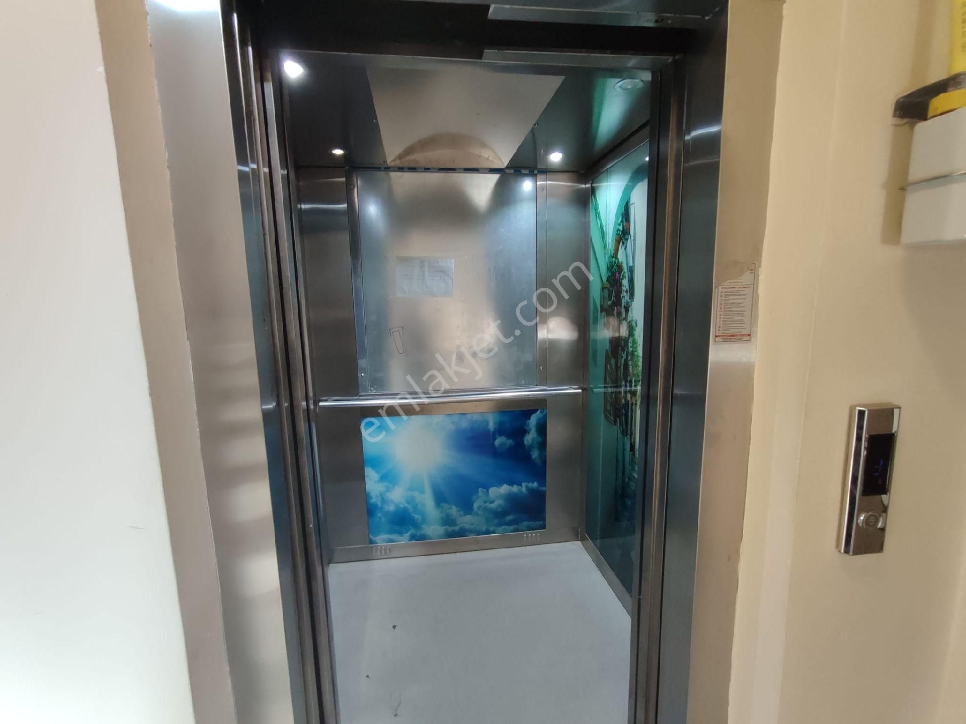 Tekirdağ Çarşıda Teraslı Binada Çok Acil Satılık 2+1 Kiracılı Daire - Görsel 3