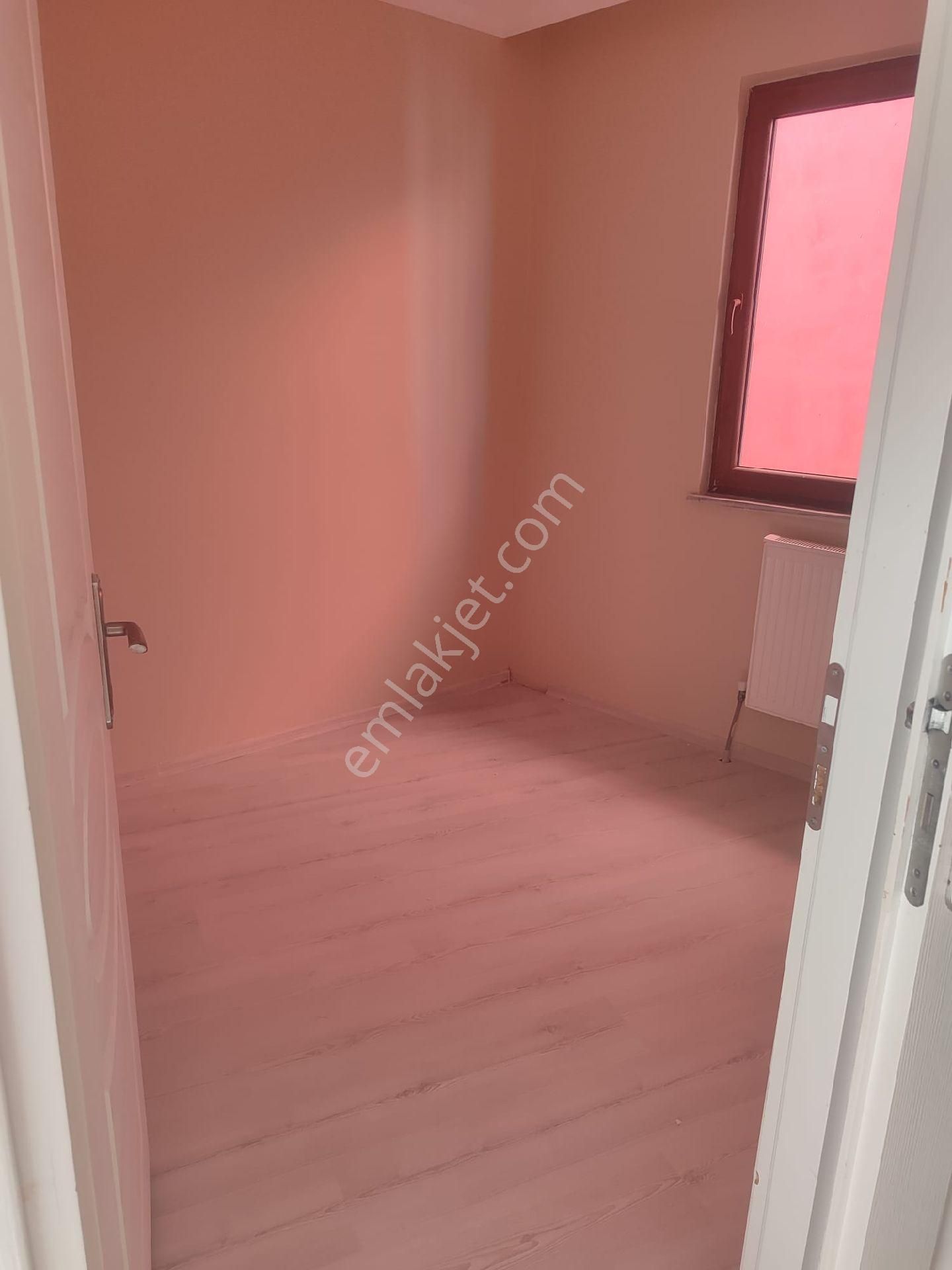 Tekirdağ Çarşıda Teraslı Binada Çok Acil Satılık 2+1 Kiracılı Daire - Görsel 11