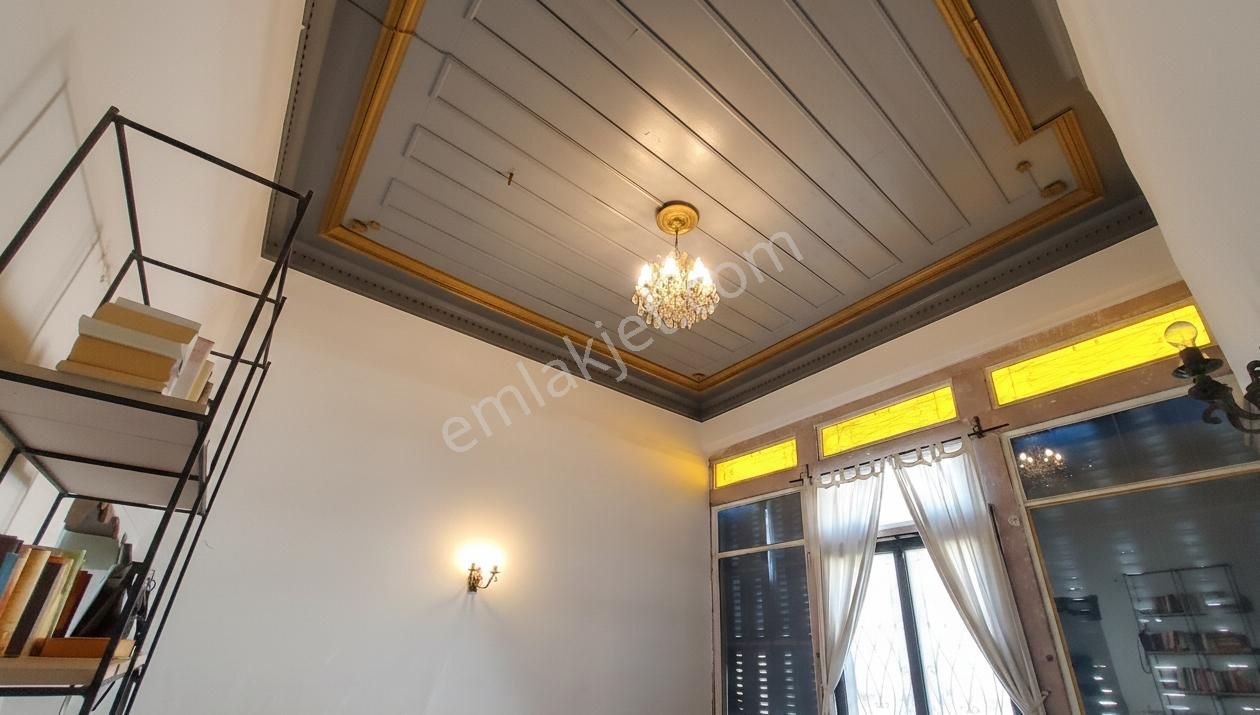 13 Nisan'da Dükkanlı Ve Deniz Manzaralı Teraslı Köşebaşı Rum Evi - Görsel 16