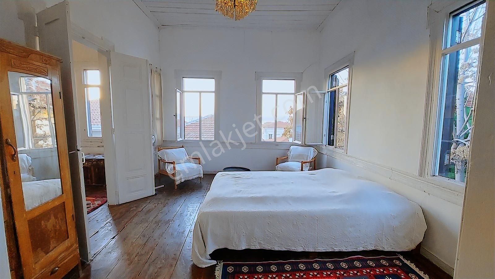 13 Nisan'da Dükkanlı Ve Deniz Manzaralı Teraslı Köşebaşı Rum Evi - Görsel 33