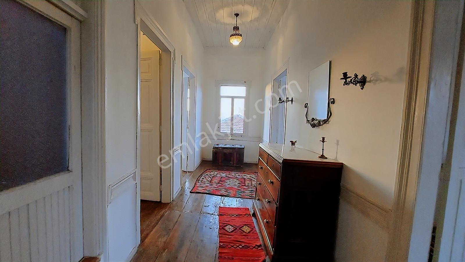 13 Nisan'da Dükkanlı Ve Deniz Manzaralı Teraslı Köşebaşı Rum Evi - Görsel 26