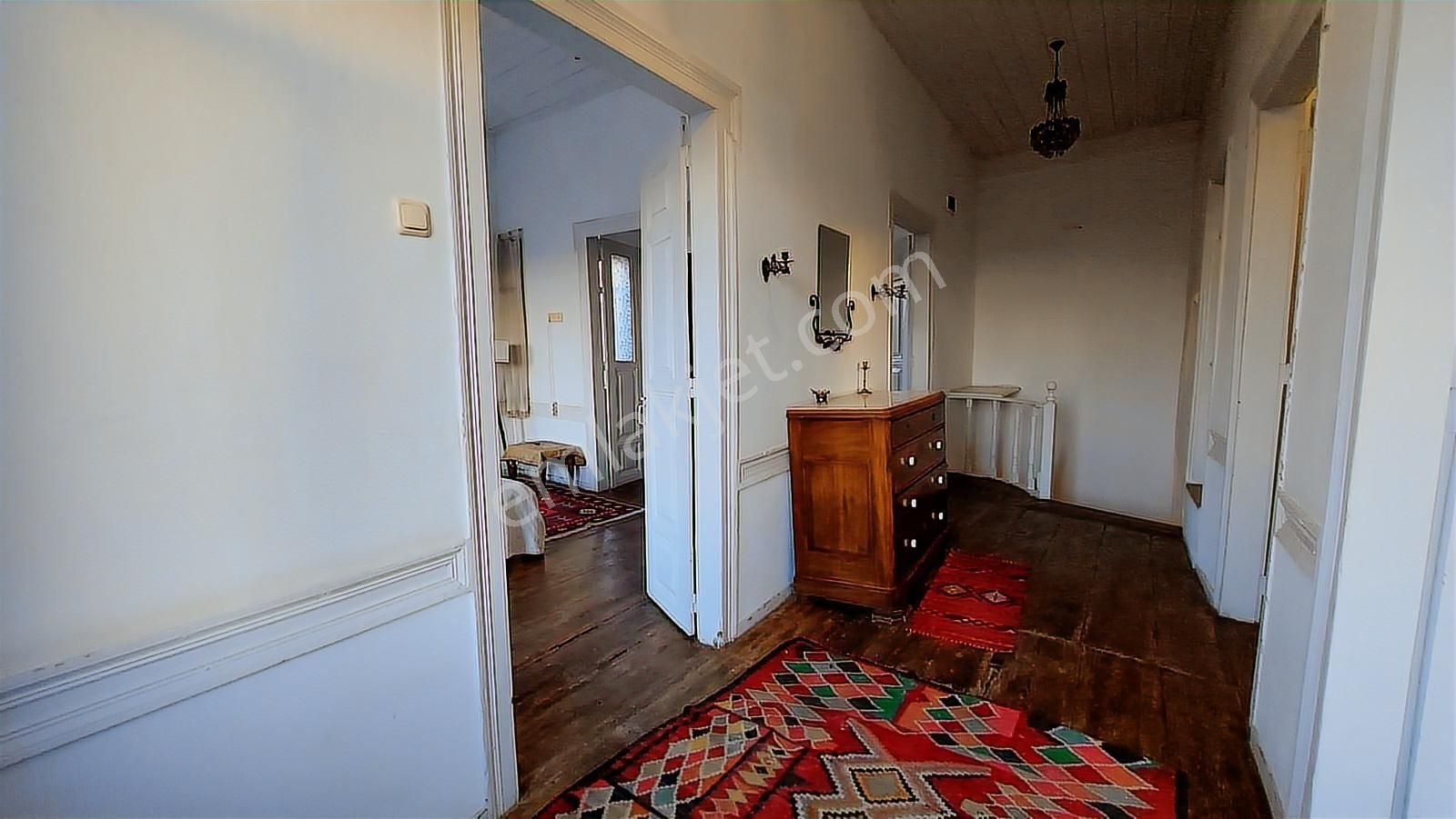 13 Nisan'da Dükkanlı Ve Deniz Manzaralı Teraslı Köşebaşı Rum Evi - Görsel 7