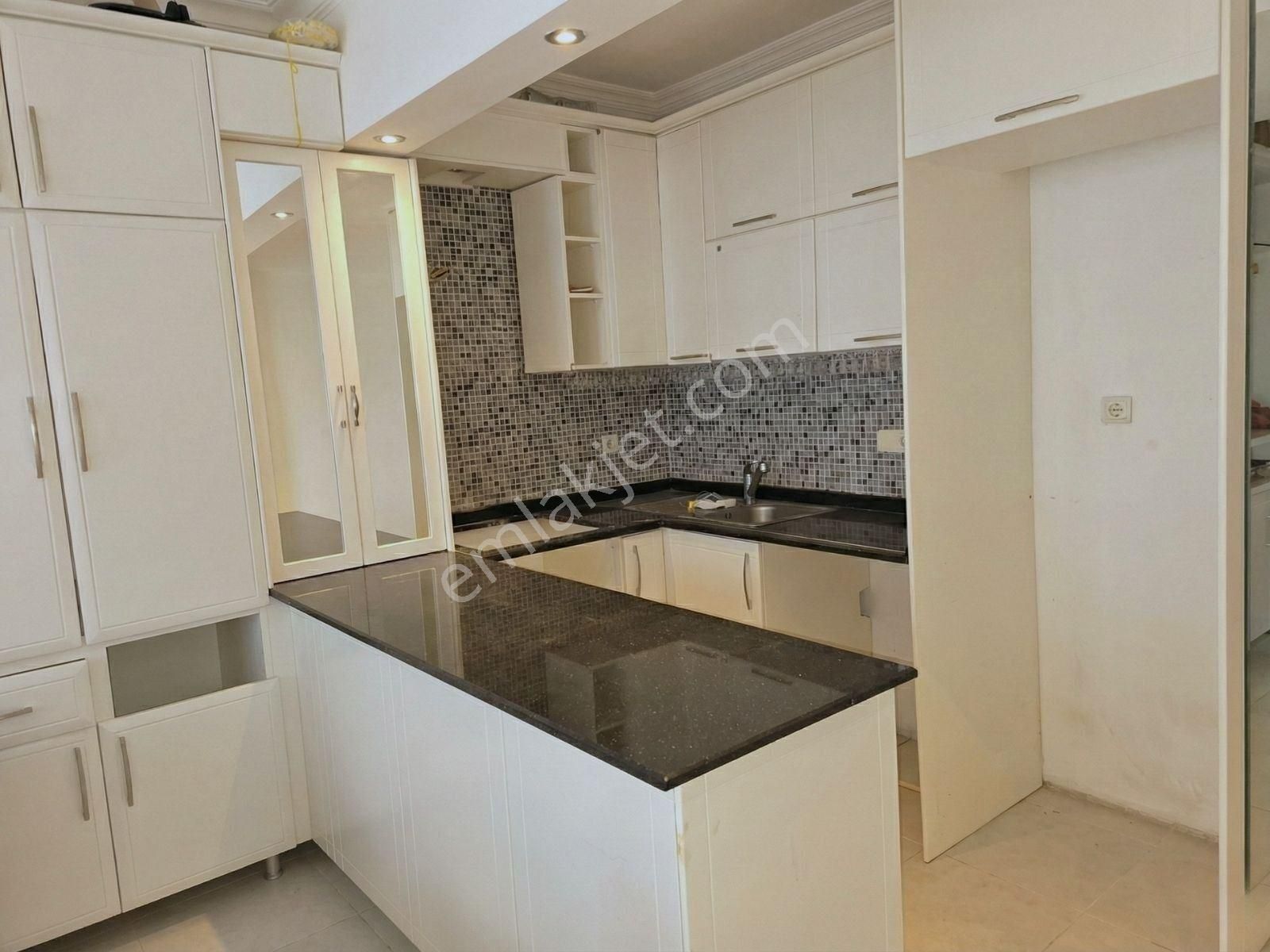 Marmaris Sitelerde Denize Sıfır, Özel Plajlı 1+1 Daire - Görsel 5