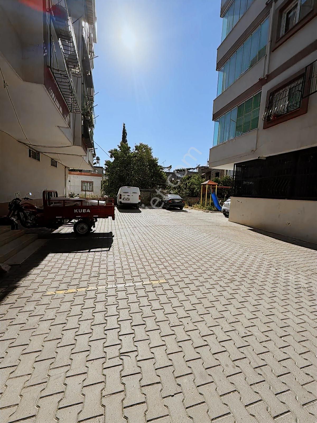 5 Ocak Devlet Hastanesi Karşında Geniş Oturumlu 3+1