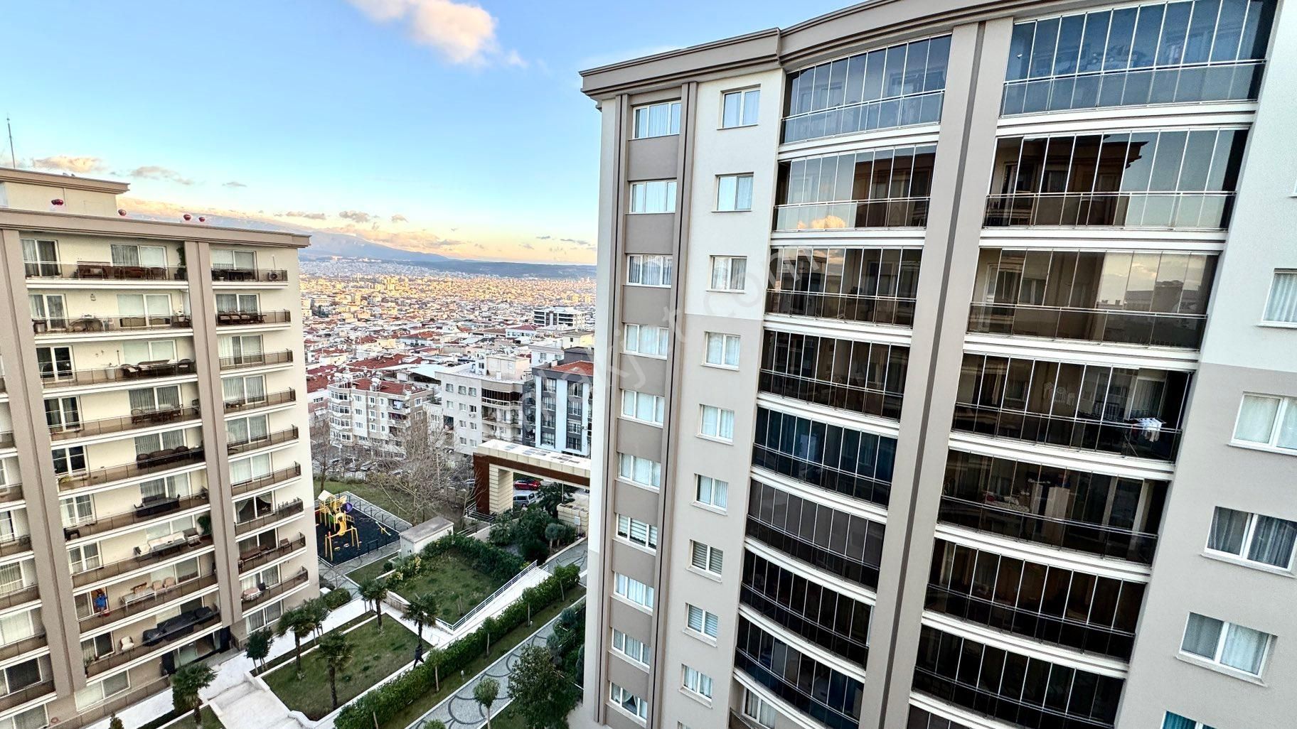 Semih Postacı'dan Prestij Evlerin'de 3+1 Lüks Ara Kat Daire