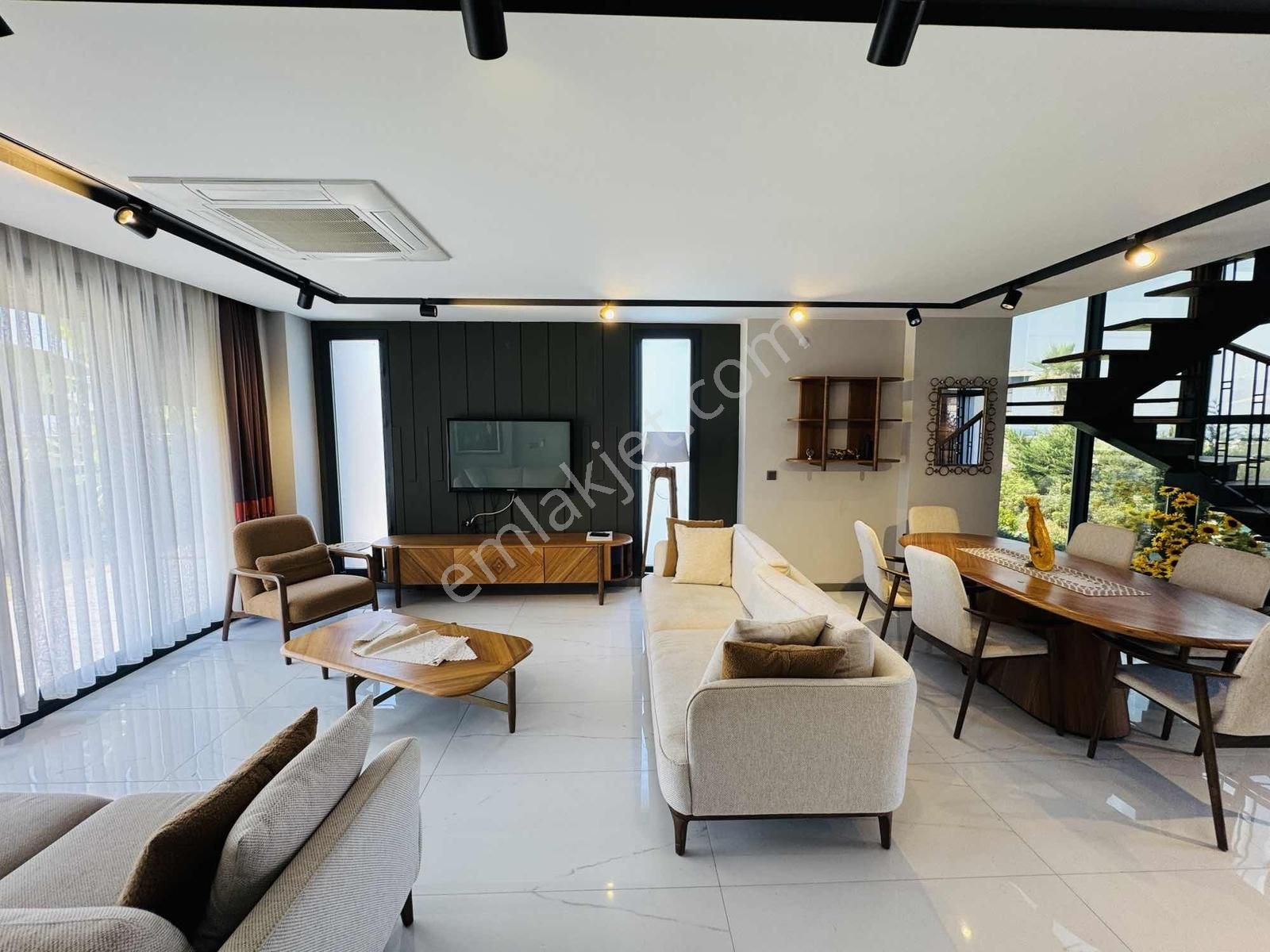 Kuşadası Avm Bölgesinde Tek Müstakil Özel Havuzlu 4+1 Villa - Görsel 16