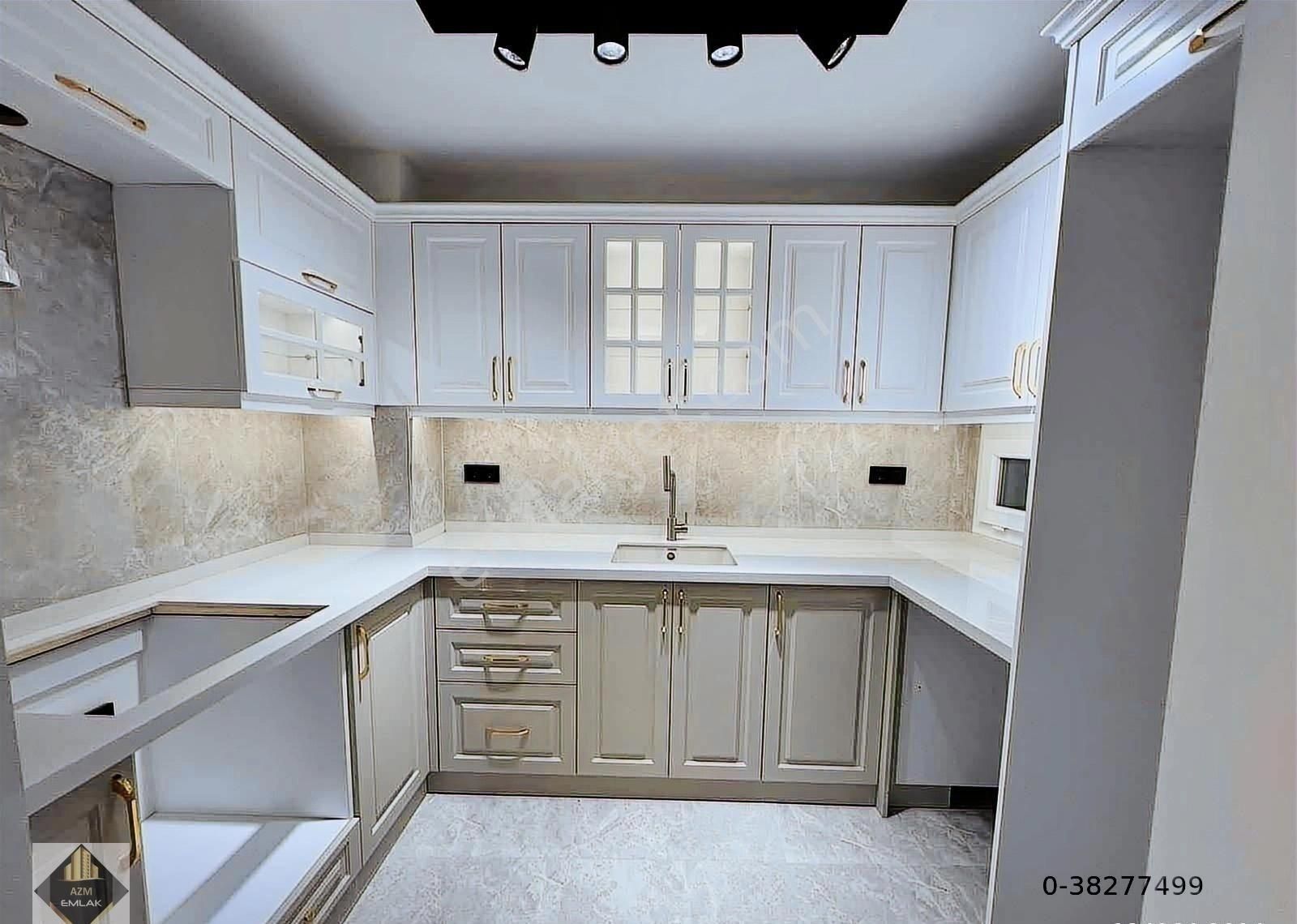 Balçovada Metro Yakını Asansörlü Tadilatlı 3+1 Satılık Daire