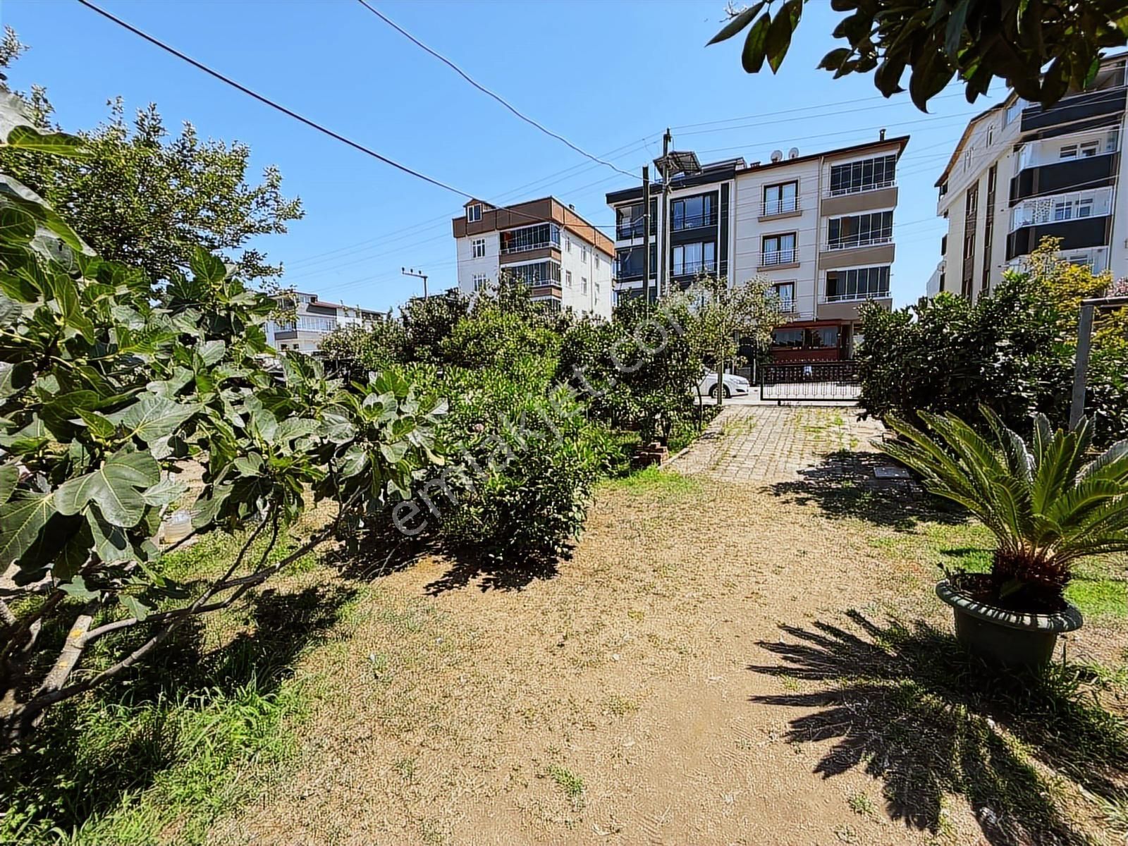 ***cumhuriyet Mahallesinde Bahçeli Müstakil Tapulu Arsa *** - Görsel 12