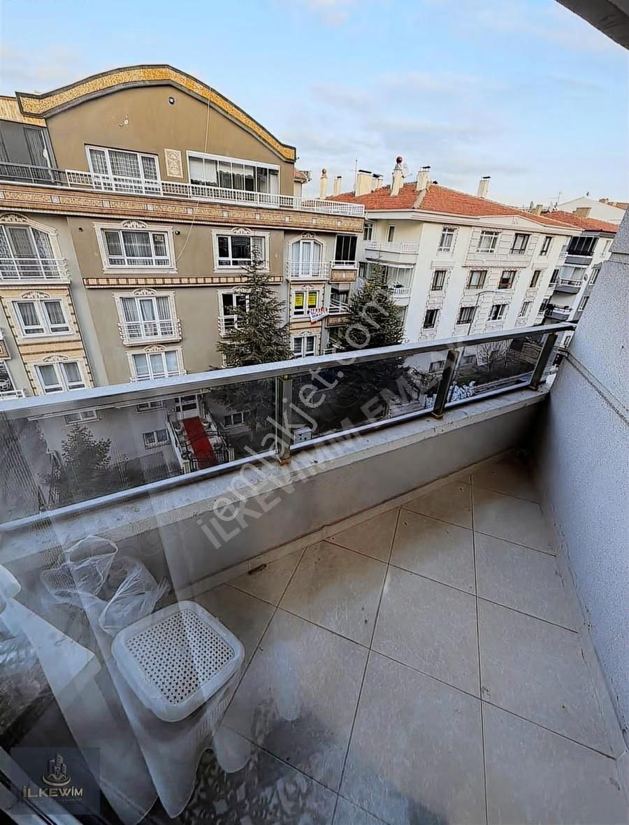 Natoyolu Cad Yakını Yapılı Katta Ön Cephe 3+1 Kiralık Daire - Görsel 13