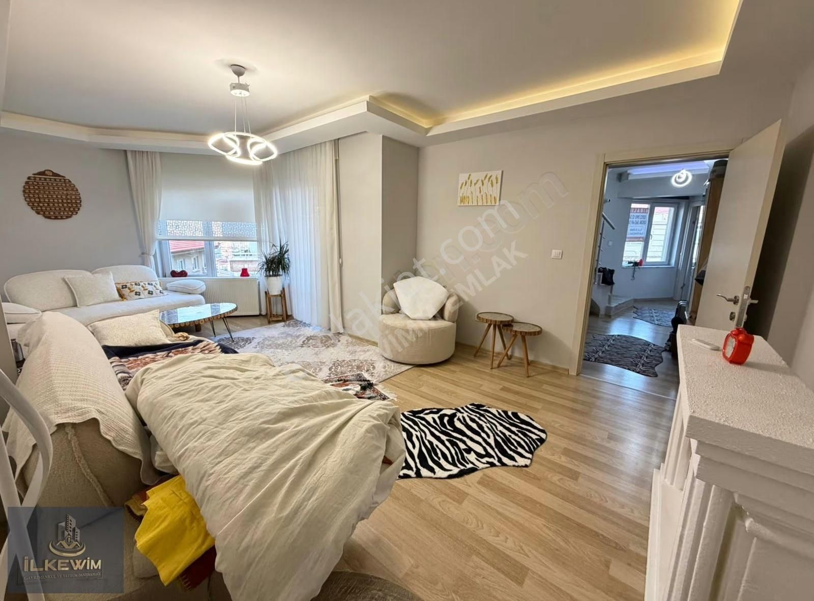 Natoyolu Cad Yakını Yapılı Katta Ön Cephe 3+1 Kiralık Daire