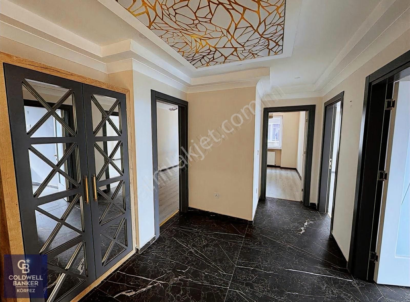 Edremit Kadıköyde 3+1 Kiralık Yola Cephe Daire - Görsel 22