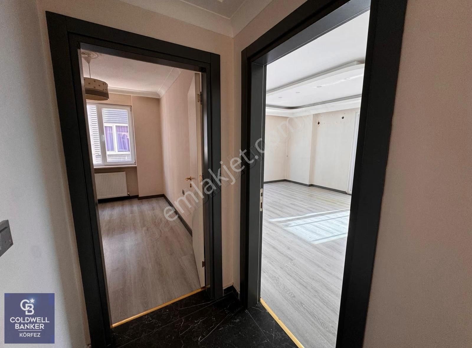 Edremit Kadıköyde 3+1 Kiralık Yola Cephe Daire - Görsel 9