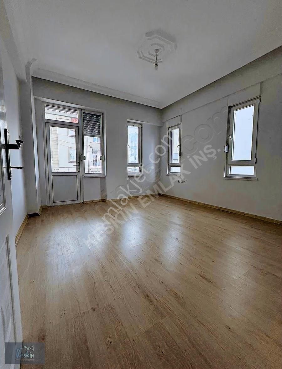 Konyaaltı Sahiline 400 M Altınkum'da 4+1 Katta Tek 180 M2 - Görsel 5