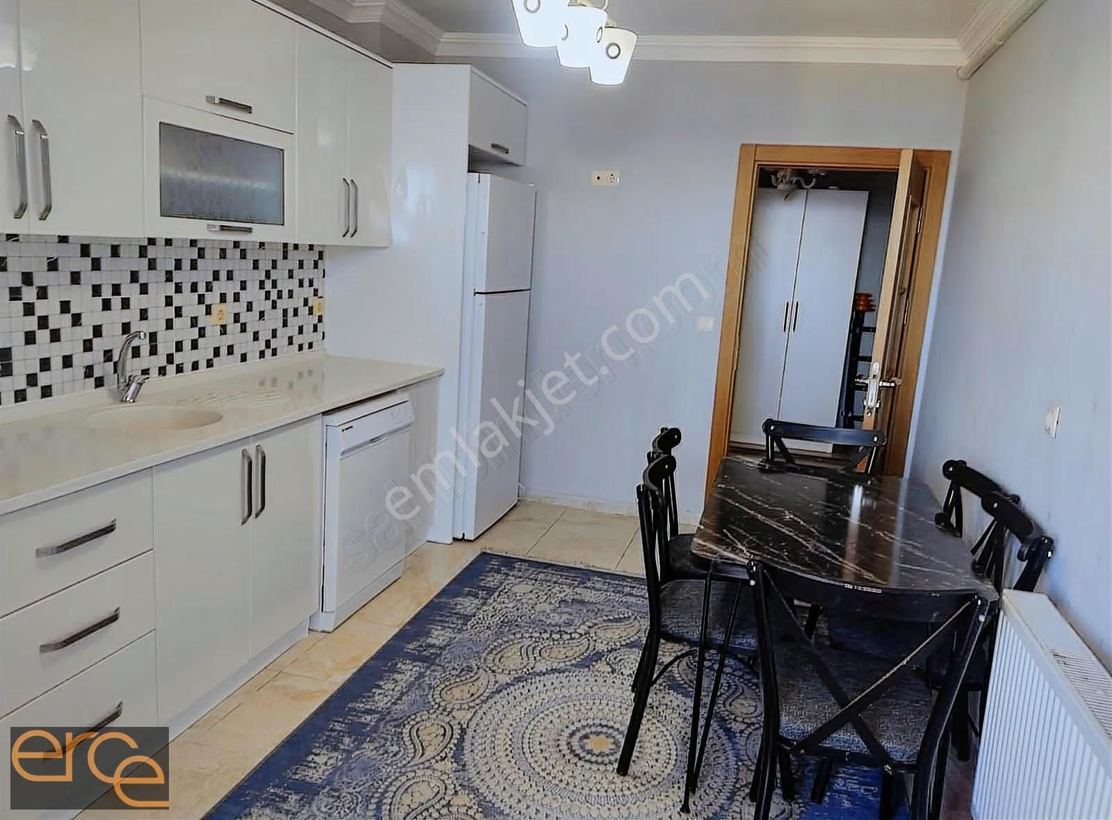 Yeşilköyde Site İçerisinde Deniz Manzaralı İster Eşyalı 3+1 - Görsel 14