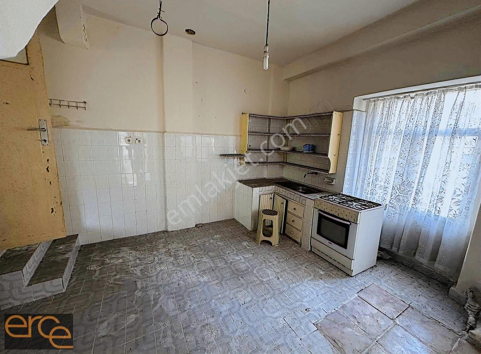 Esentepe Mahallesinde Fırsat Bahçeli Ev - Görsel 7