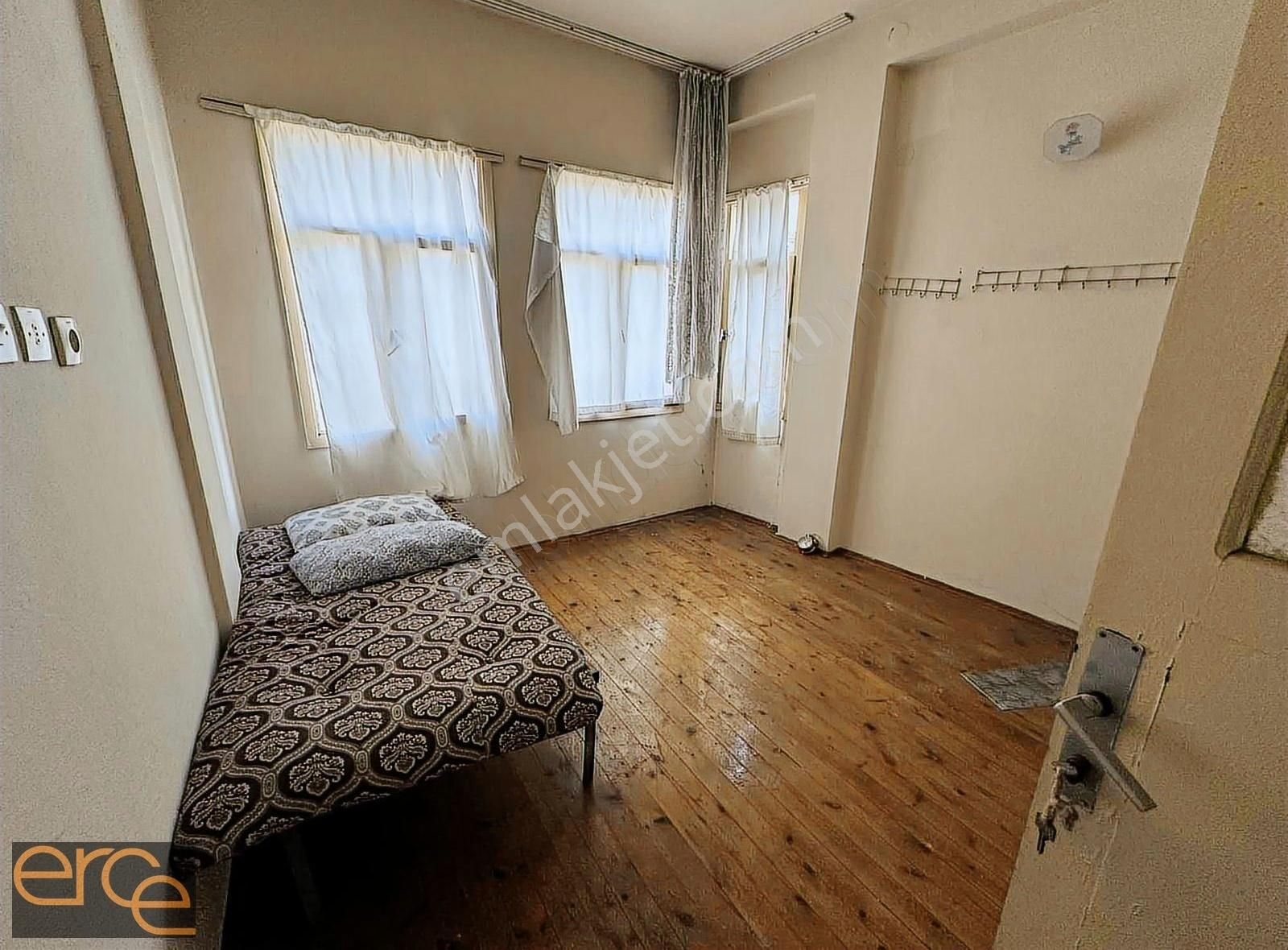 Esentepe Mahallesinde Fırsat Bahçeli Ev - Görsel 6